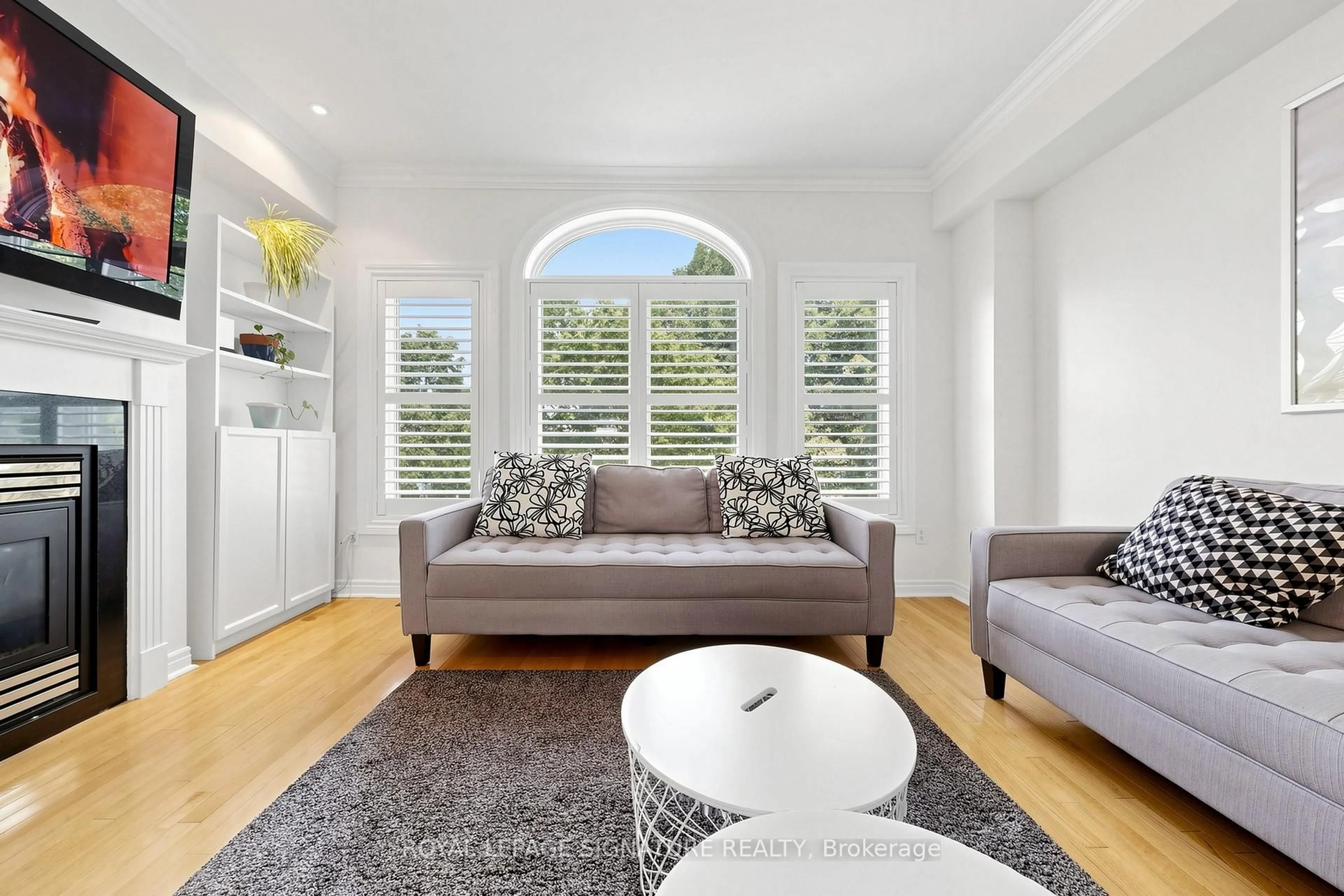 Living room with furniture, unknown for 55 San Remo Terr, Toronto Ontario M8Z 6C6
