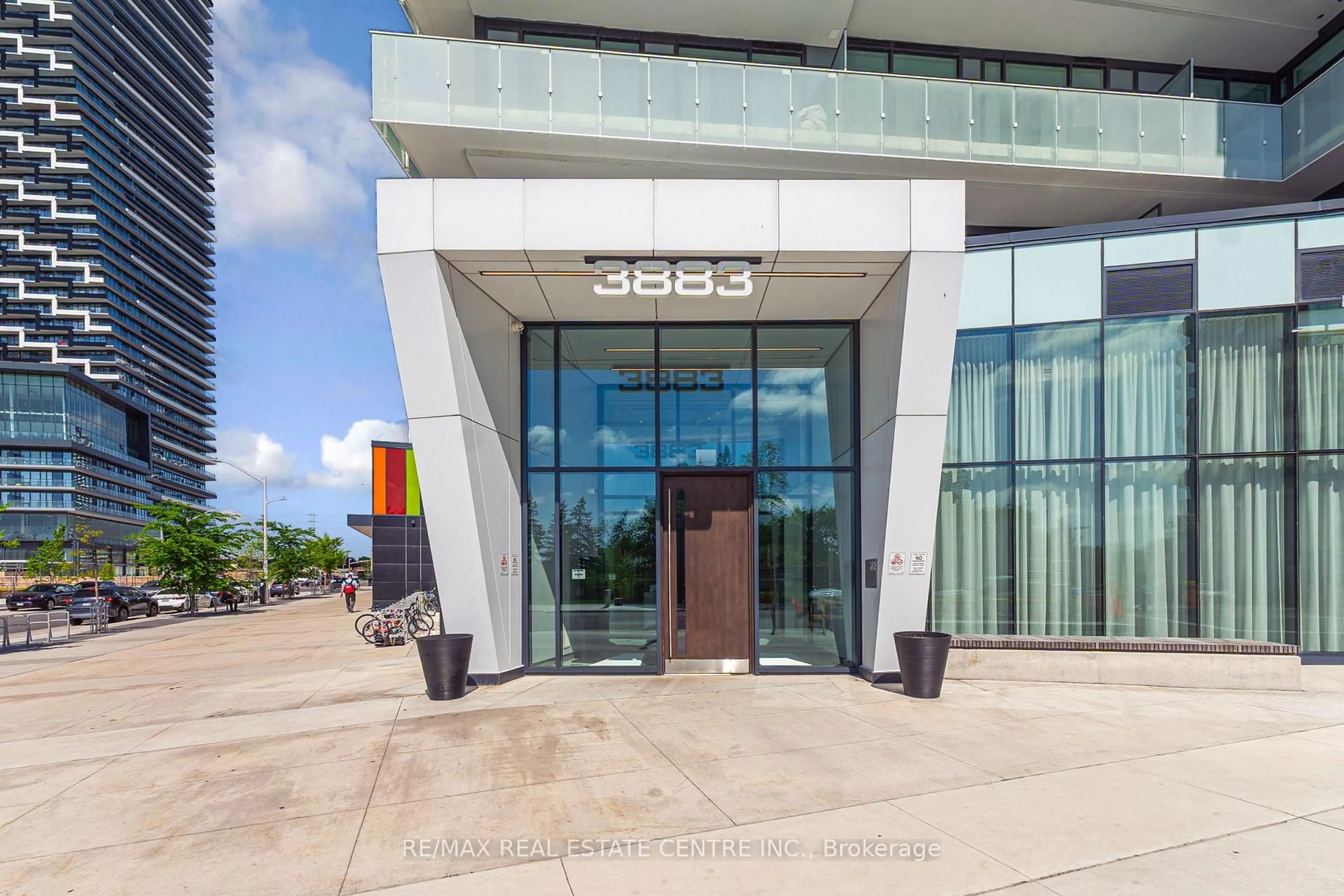 Indoor foyer for 3883 Quartz Rd #6004, Mississauga Ontario L5B 0M4