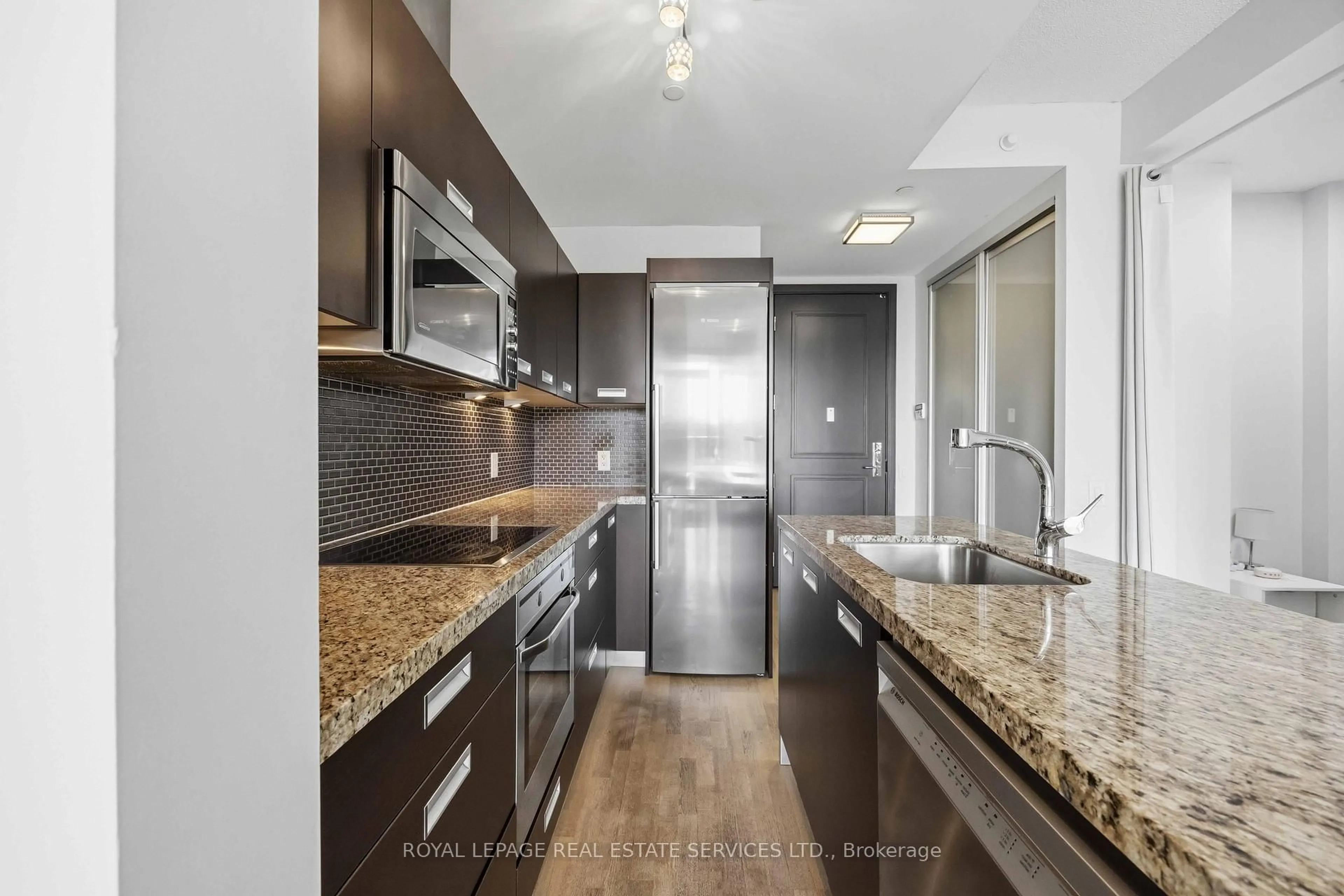 Unknown for 88 Park Lawn Rd #303, Toronto Ontario M8Y 0B5