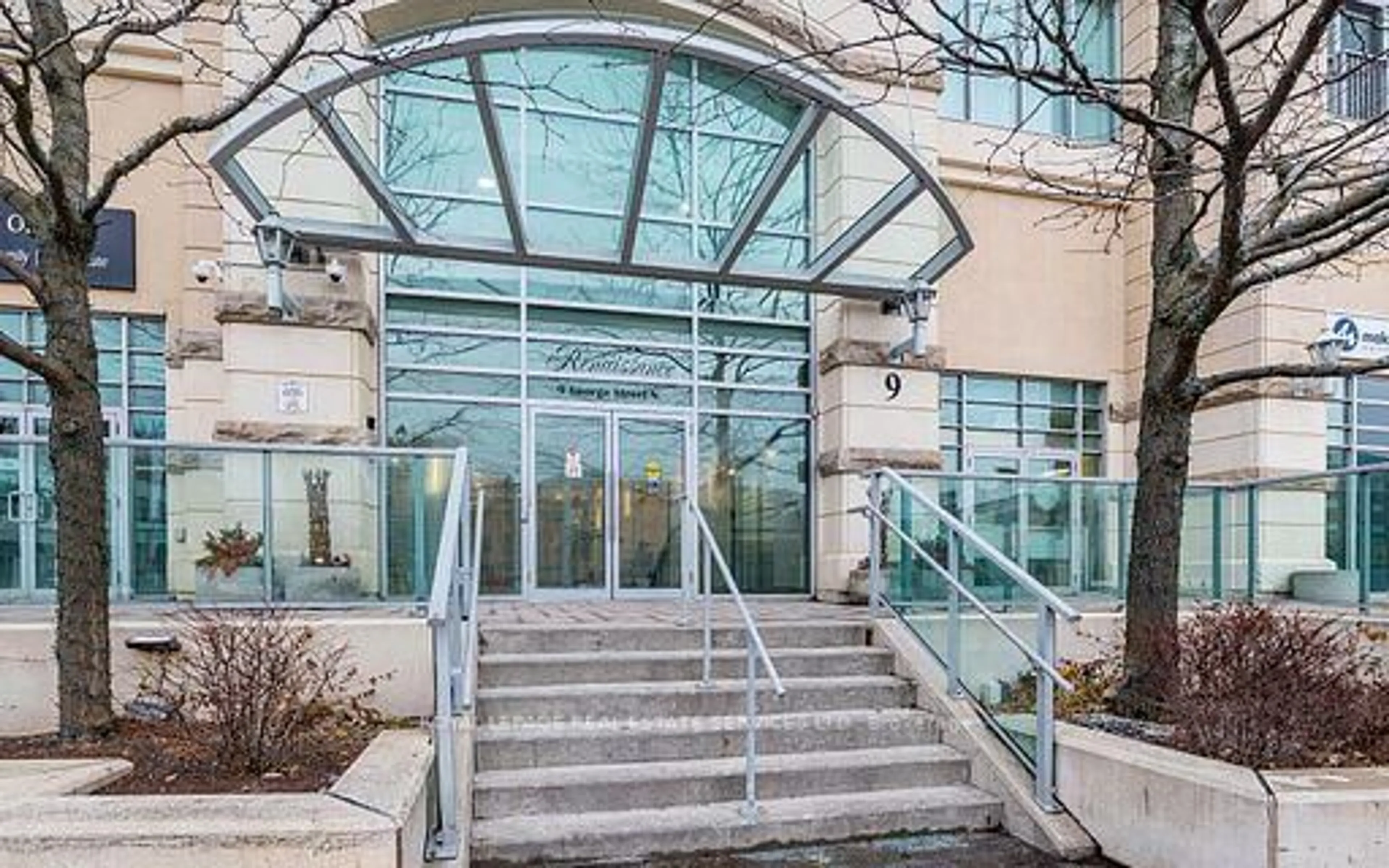 Indoor foyer for 9 George St #1602, Brampton Ontario L6X 0T6