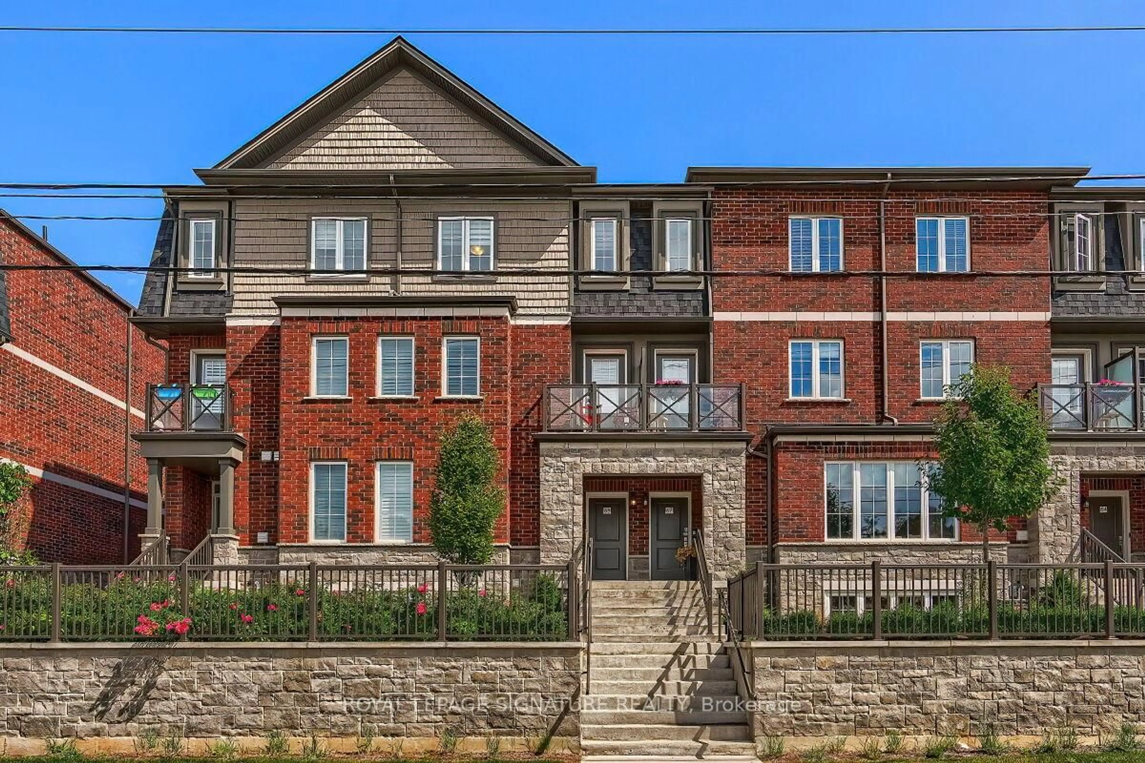 Home with brick exterior material, building for 445 Ontario St #68, Milton Ontario L9T 9K4
