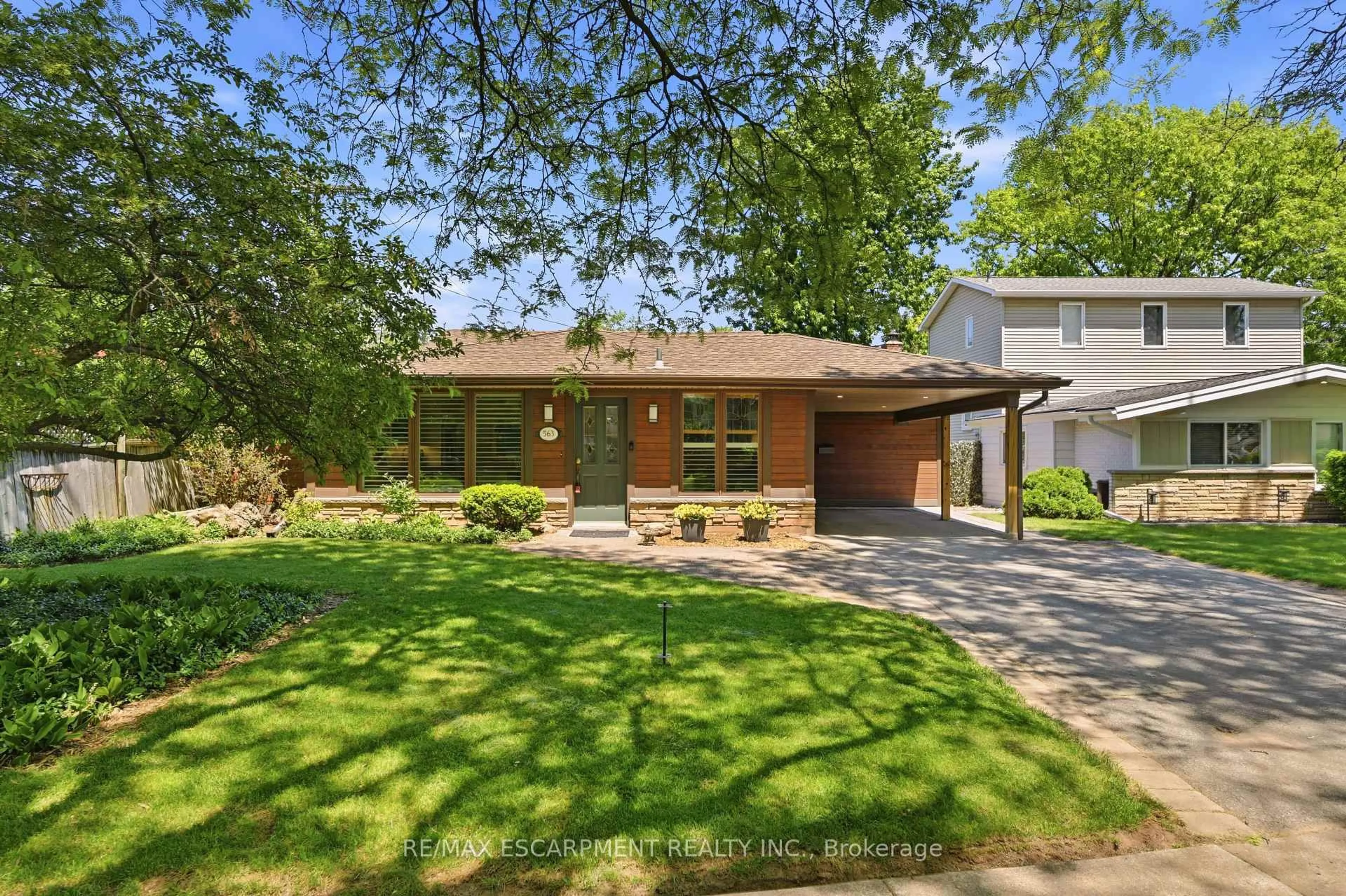 Home with brick exterior material, street for 563 Elwood Rd, Burlington Ontario L7N 3C6