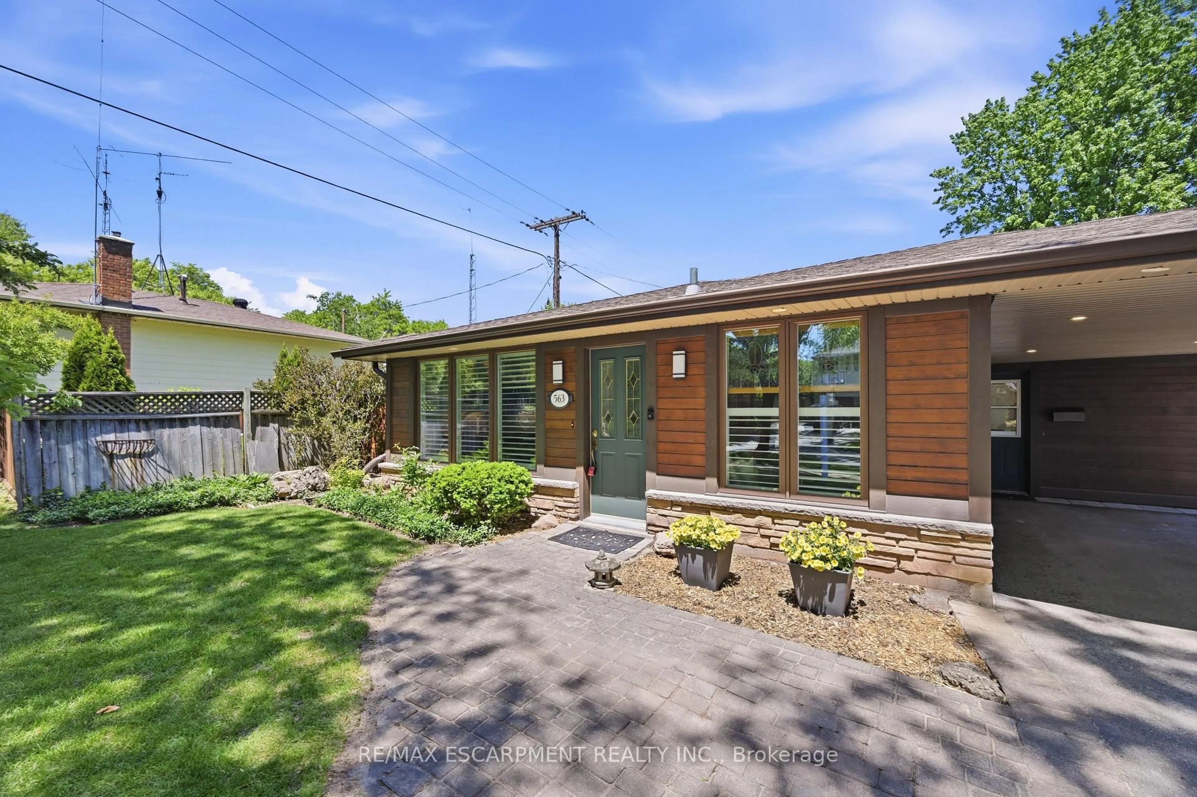 Unknown for 563 Elwood Rd, Burlington Ontario L7N 3C6