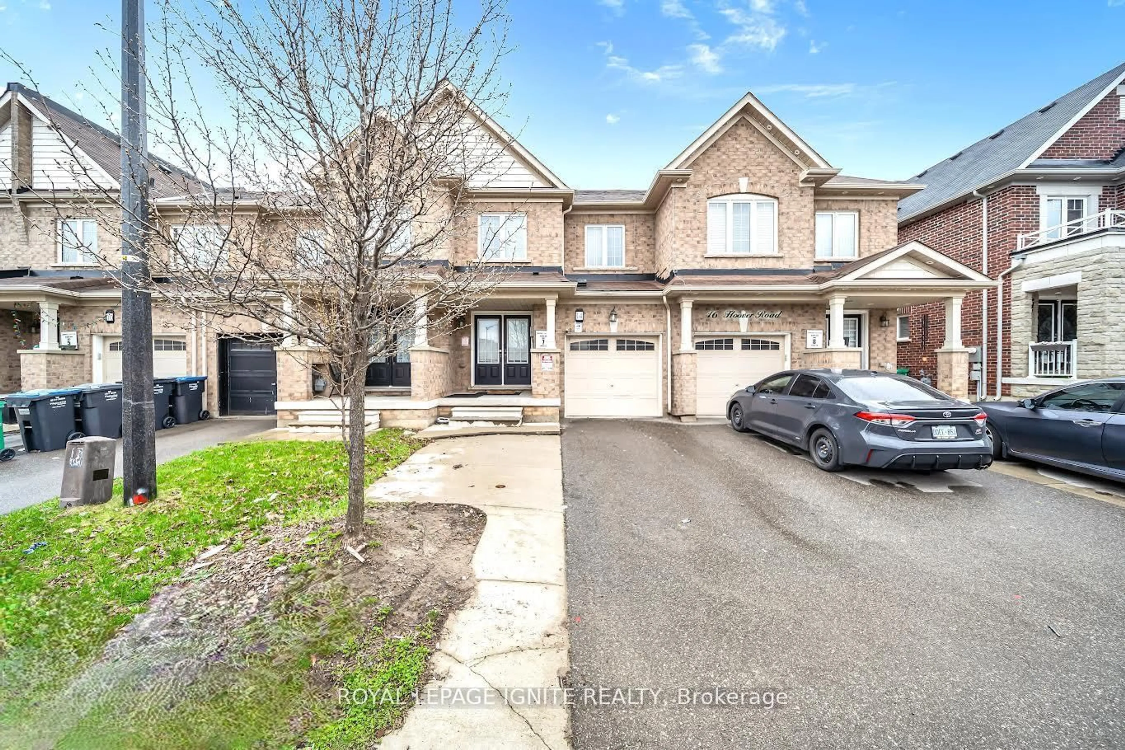 A pic from outside/outdoor area/front of a property/back of a property/a pic from drone, street for 14 Hoover Rd, Brampton Ontario L7A 4L2