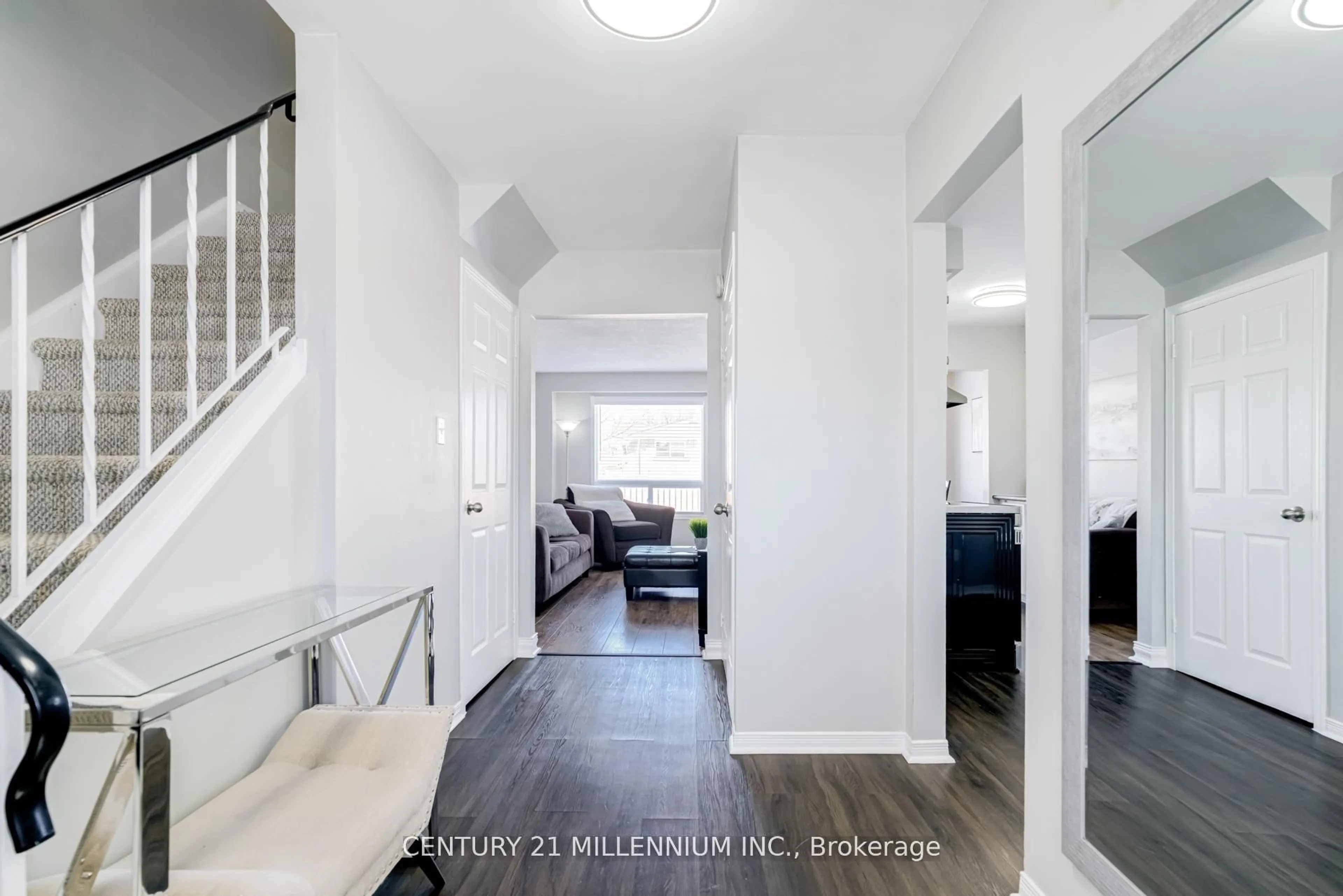 Indoor entryway for 72 Karen Crt, Orangeville Ontario L9W 3S3