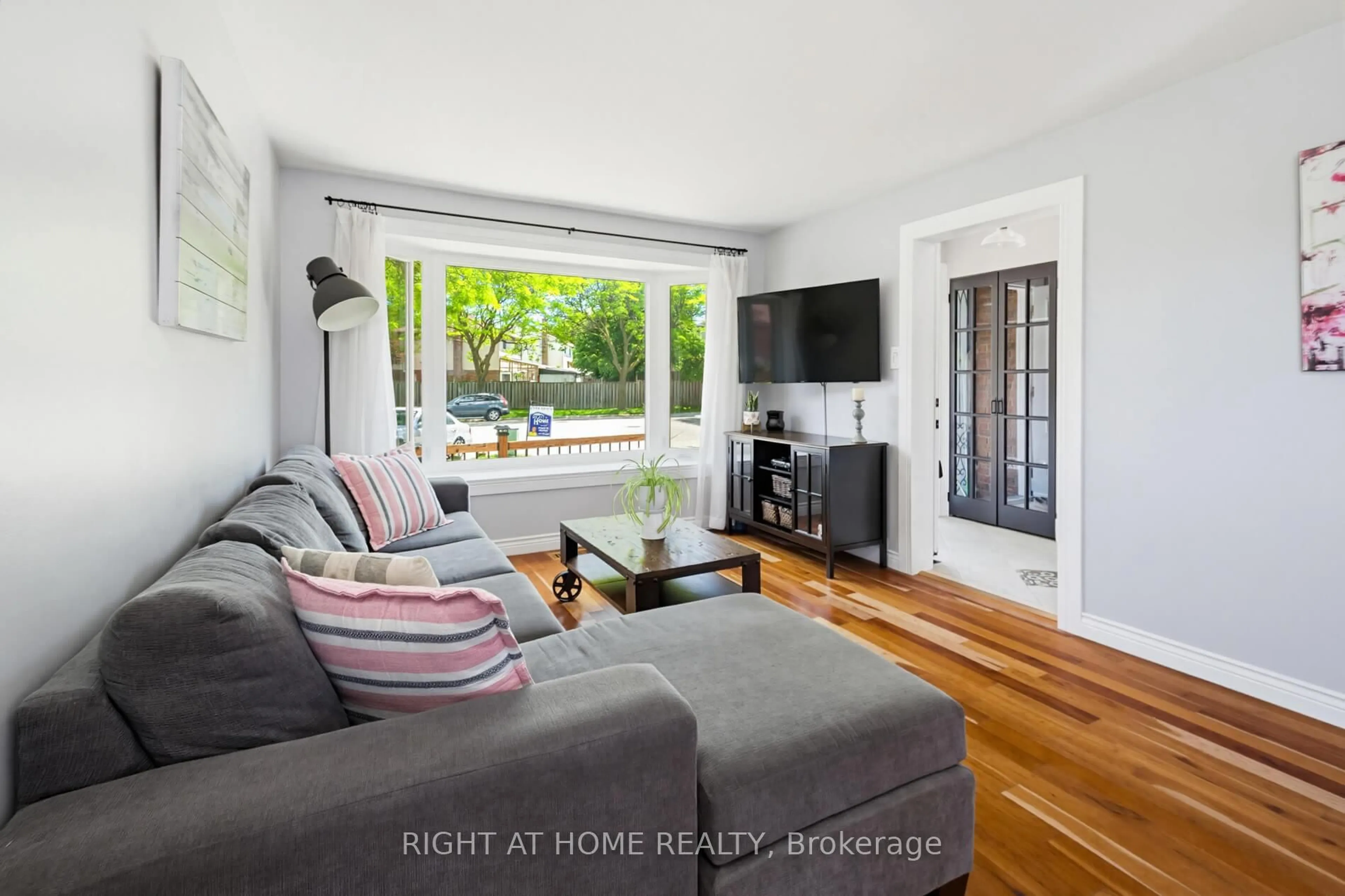 Living room with furniture, unknown for 16 Marengo Crt, Brampton Ontario L6S 4H6