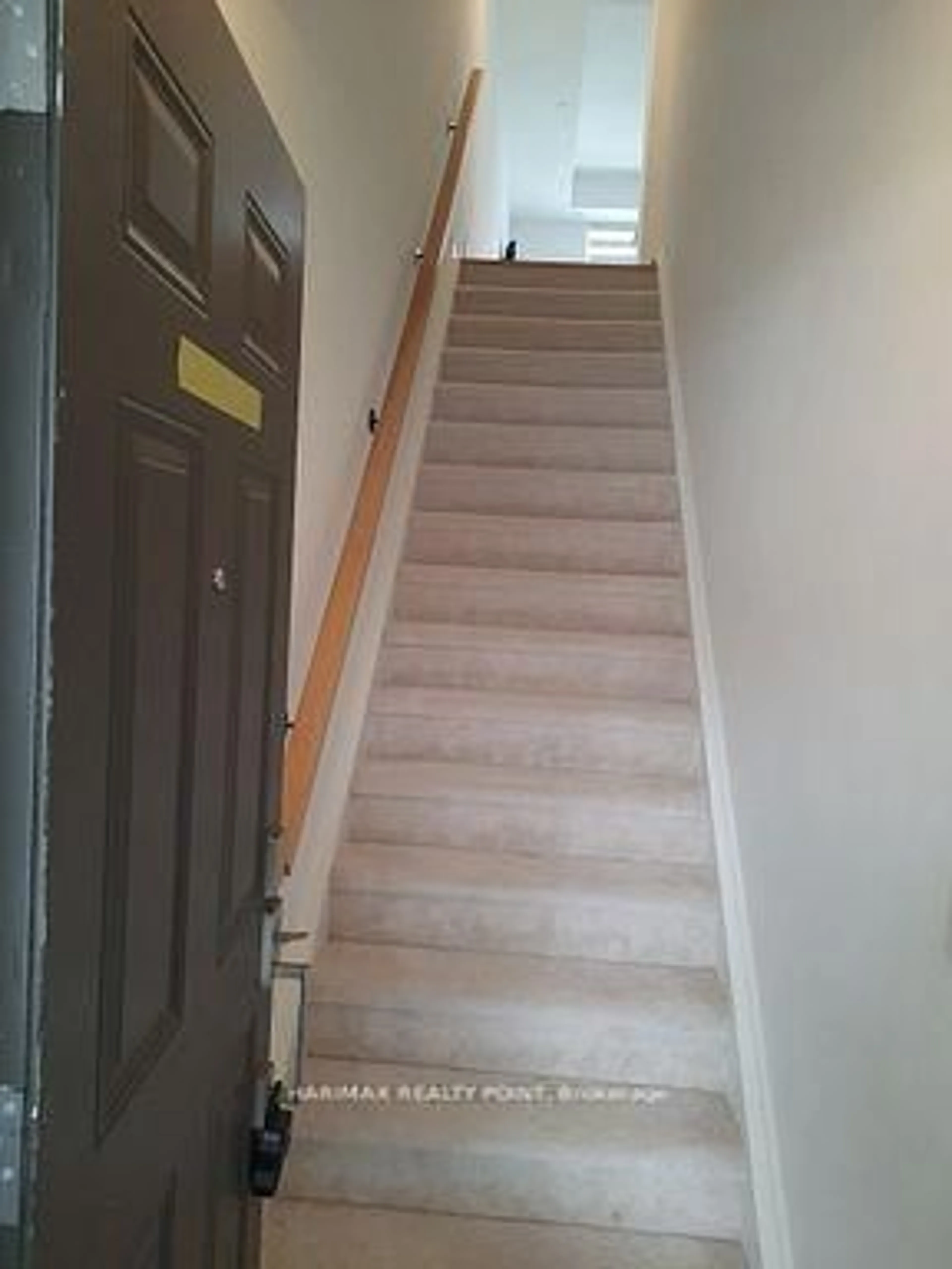 Stairs for 4015 Hickory Dr #8, Mississauga Ontario L4W 1L1