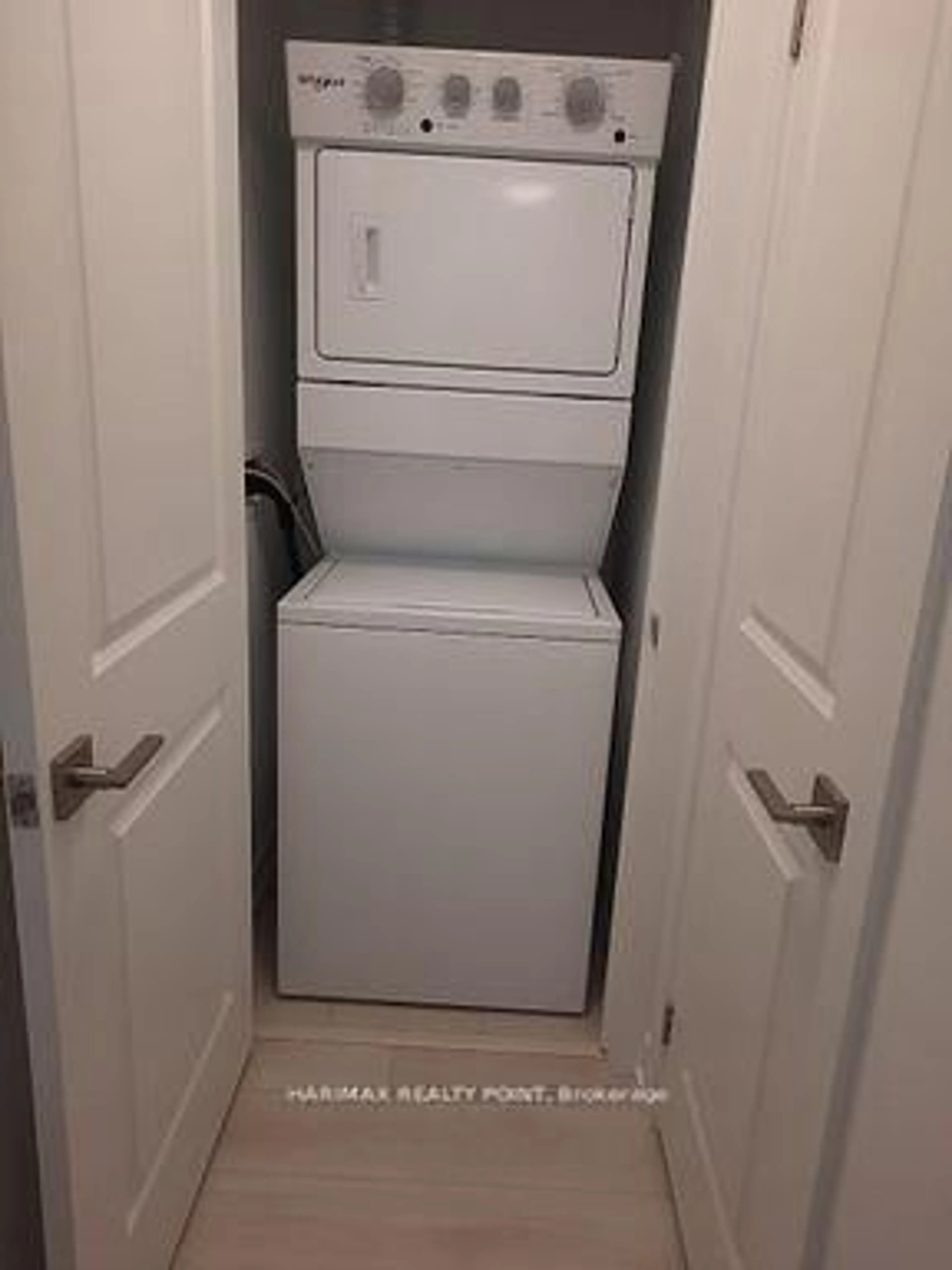 Laundry room for 4015 Hickory Dr #8, Mississauga Ontario L4W 1L1