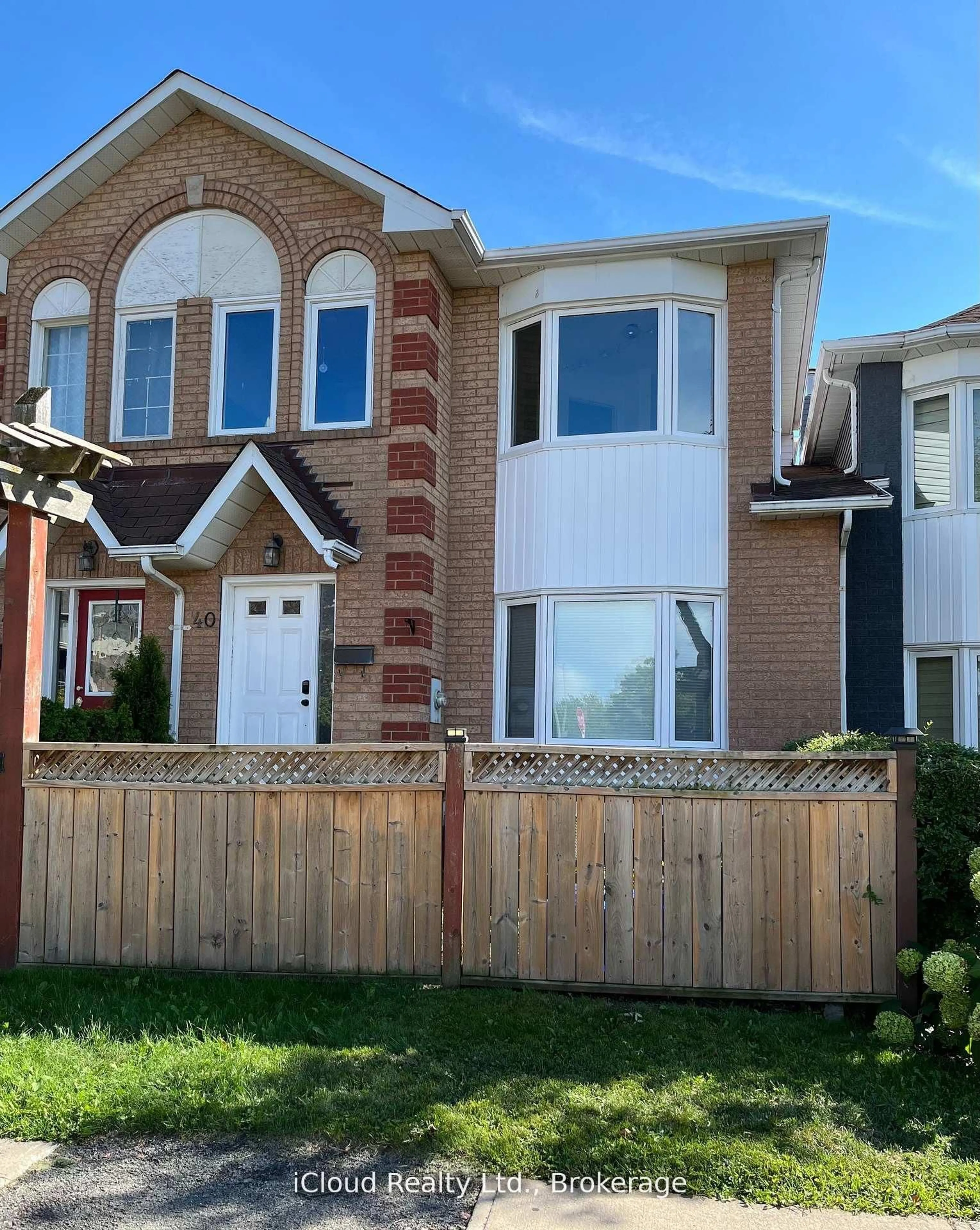 Home with vinyl exterior material, street for 40 Glenashton Dr, Oakville Ontario L6H 6G2