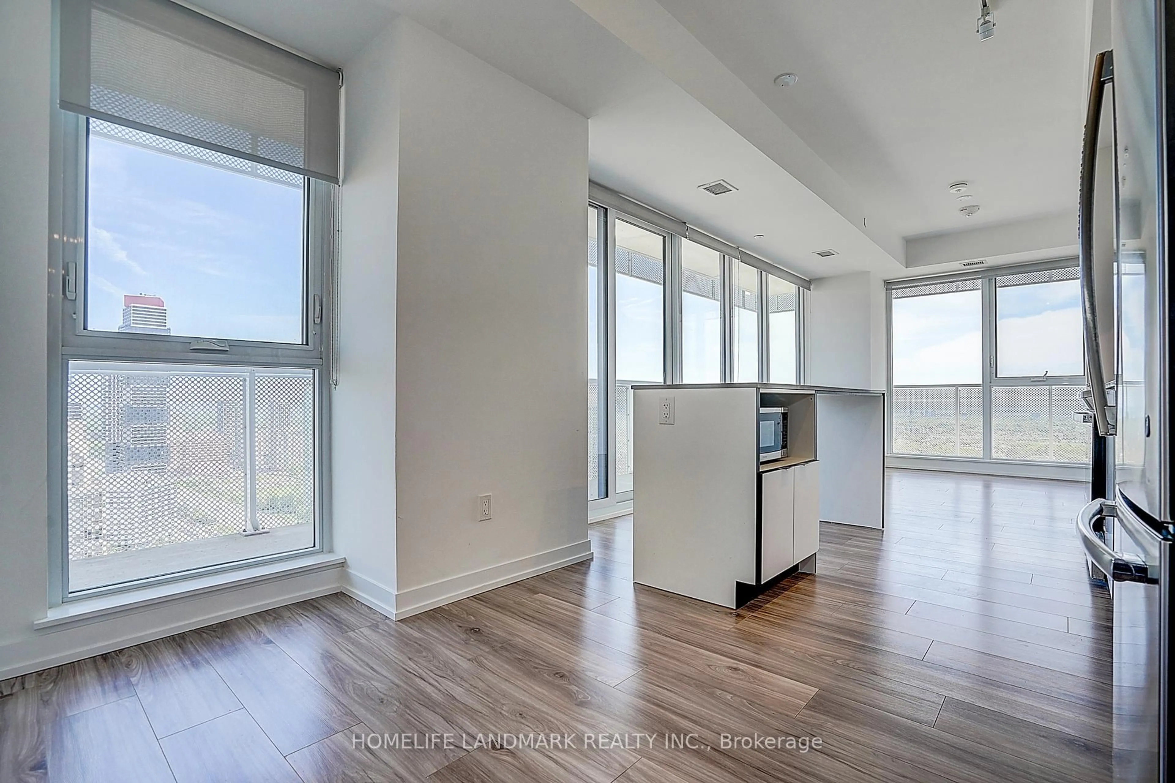 A pic of a room for 4065 Confederation Pkwy #3208, Mississauga Ontario L5B 0L4