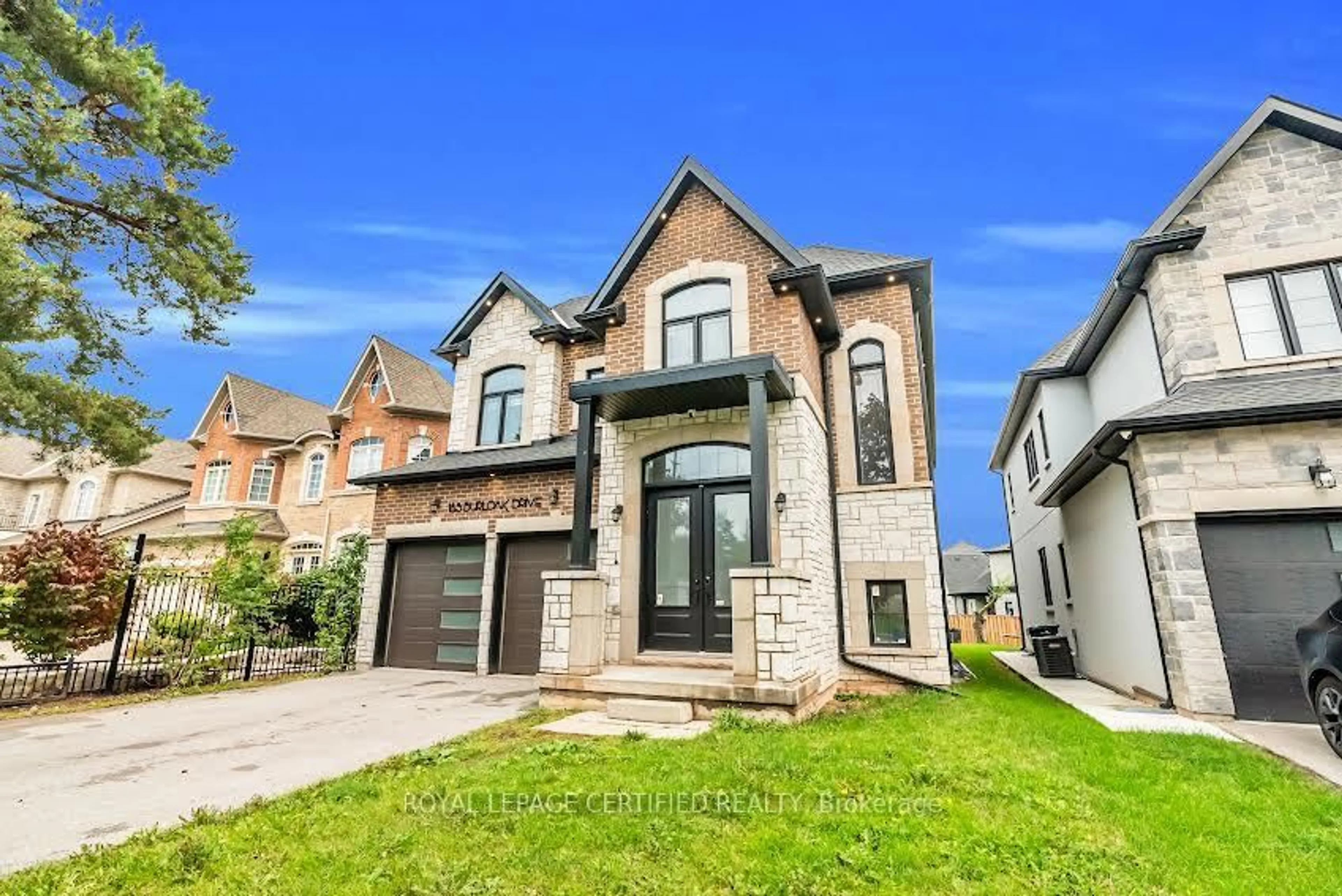 Home with brick exterior material, street for 185 Burloak Dr, Oakville Ontario L7L 4W4