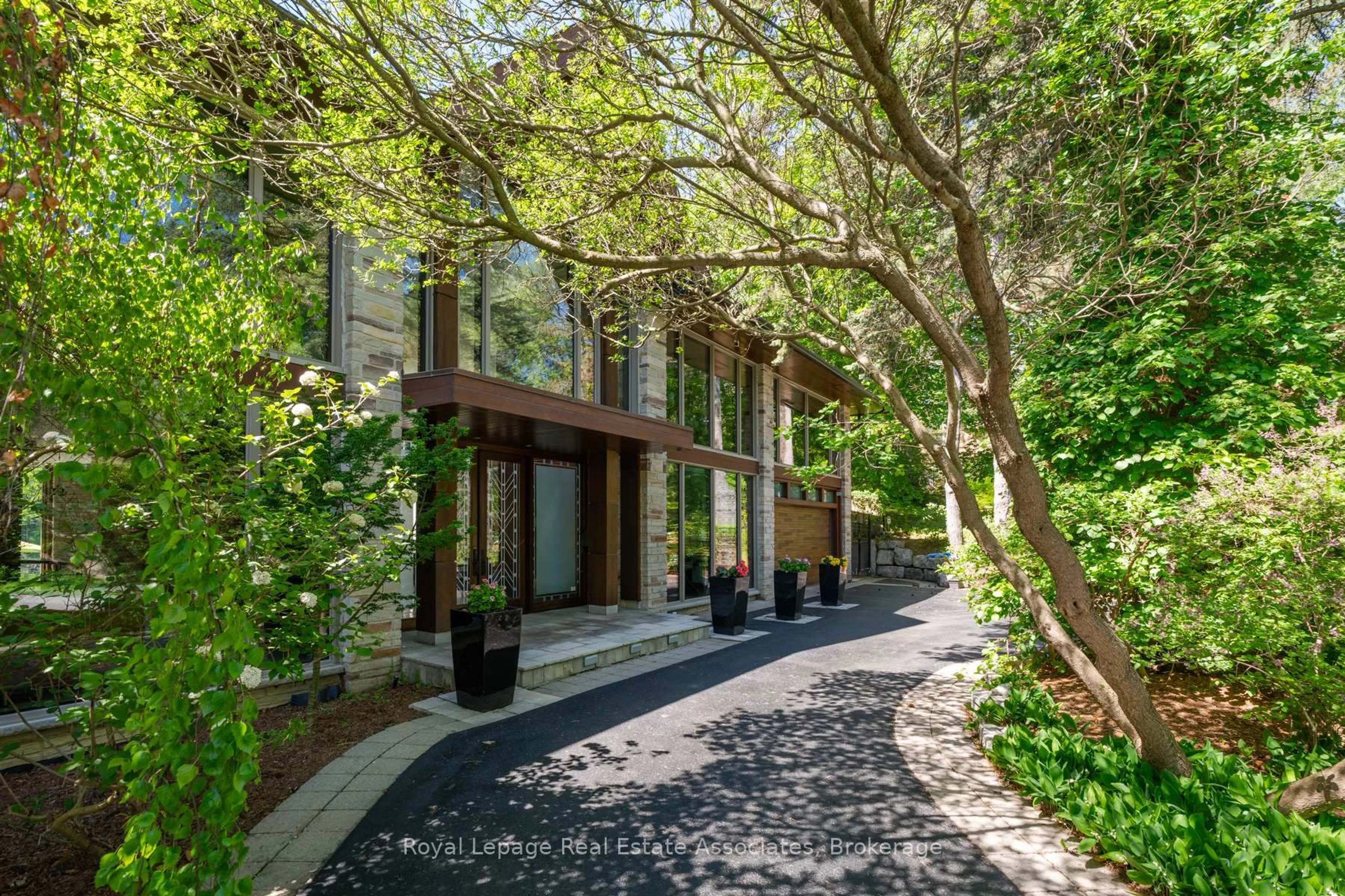 Unknown for 1510 Pinetree Cres, Mississauga Ontario L5G 2S8