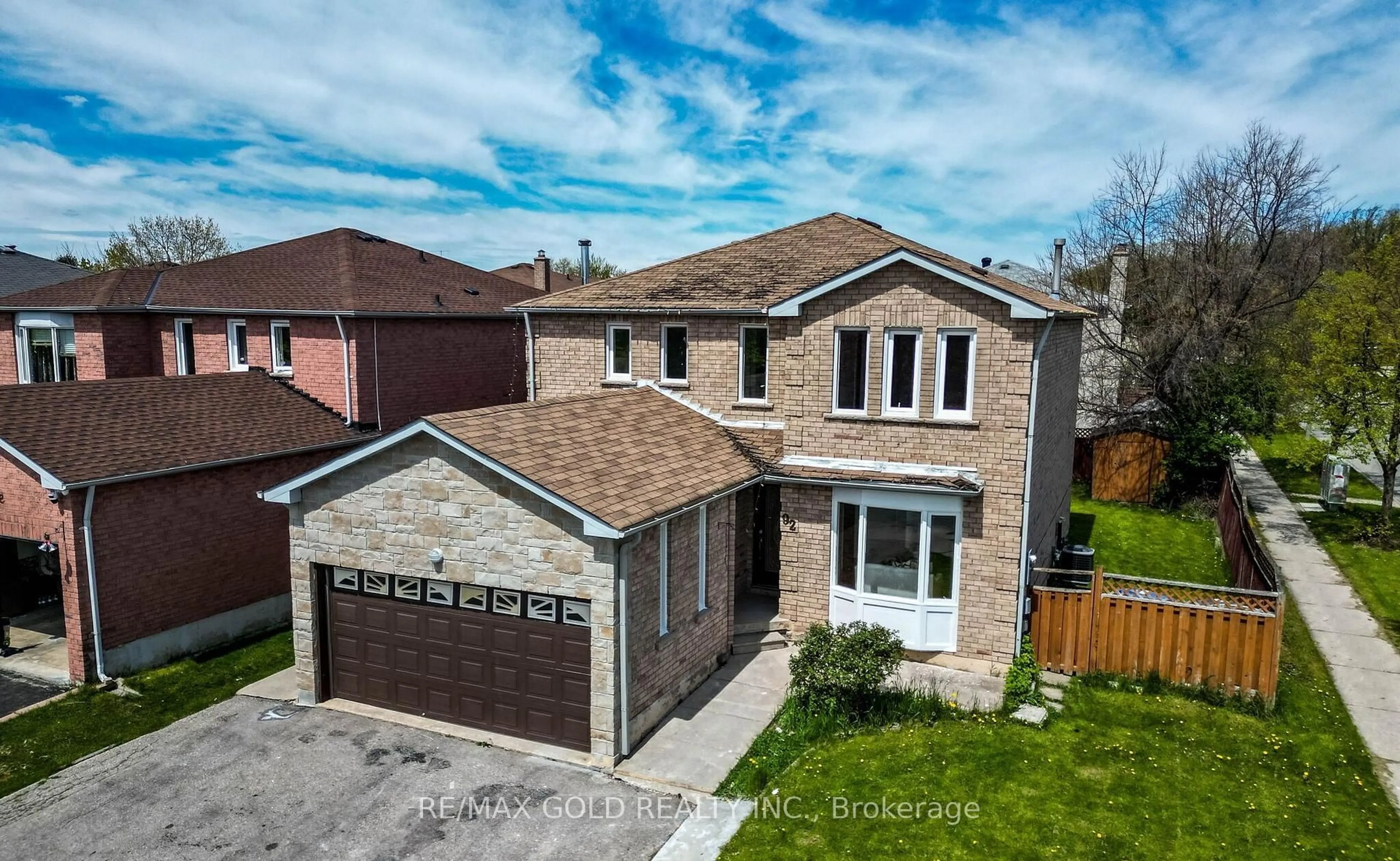 A pic from outside/outdoor area/front of a property/back of a property/a pic from drone, street for 92 Moffatt Ave, Brampton Ontario L6Y 4K8