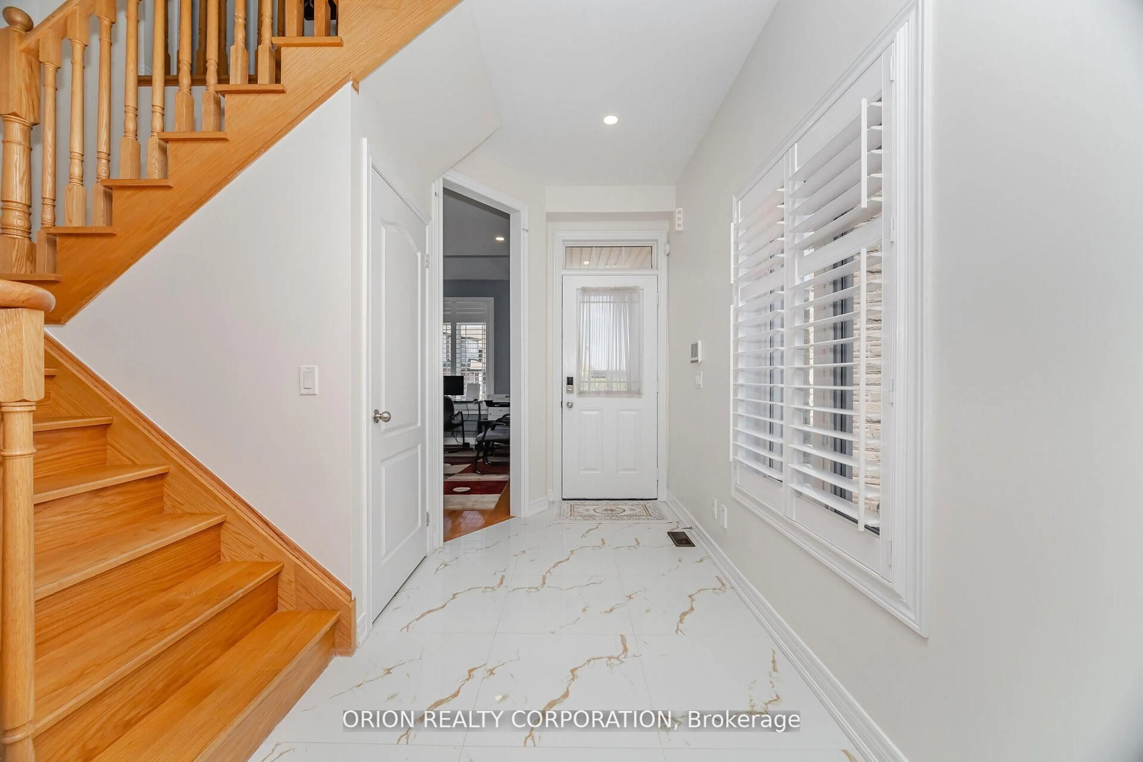Unknown for 802 Miltonbrock Cres, Milton Ontario L9T 3N3