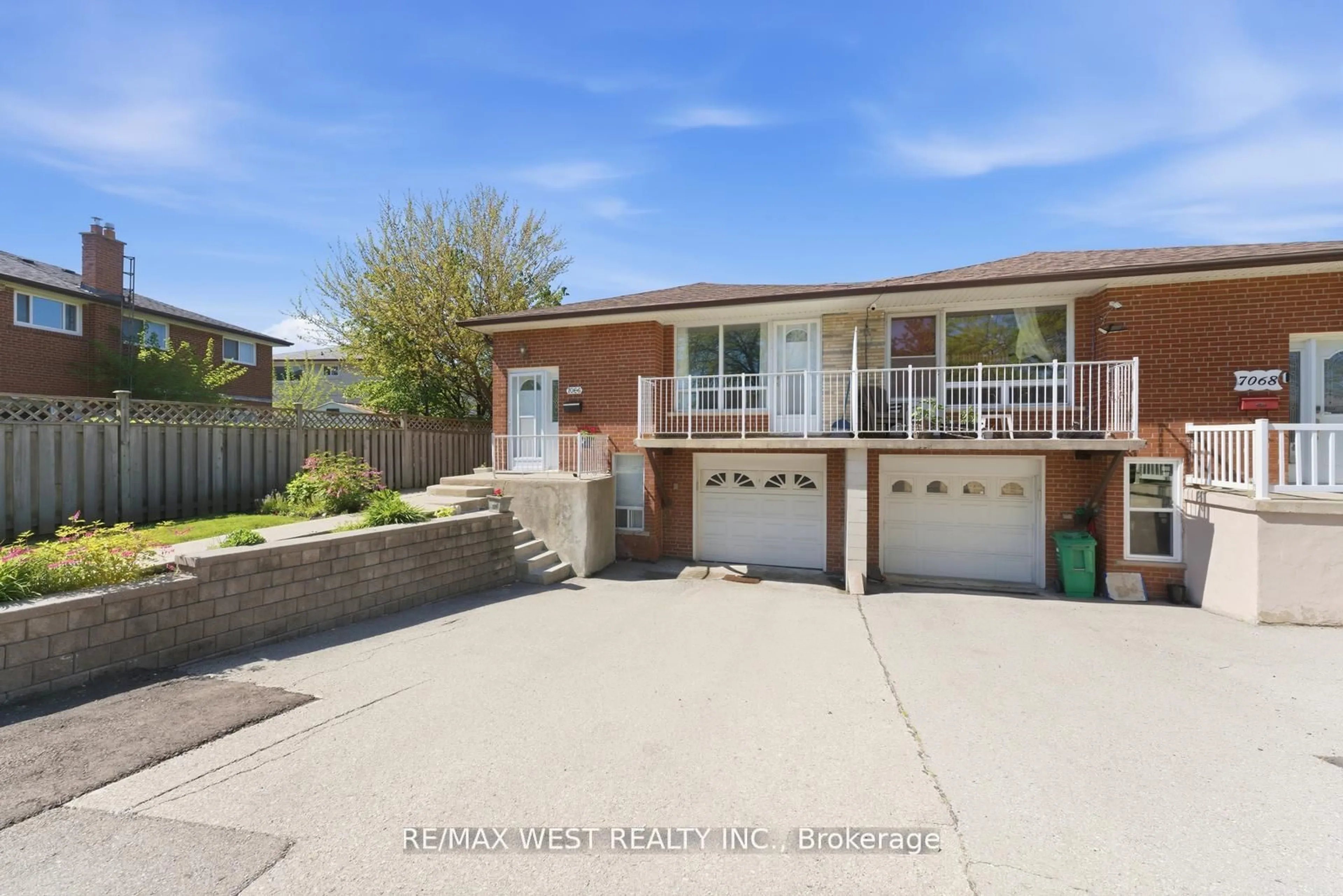 Home with brick exterior material, street for 7066 Magic Crt, Mississauga Ontario L4T 3A1