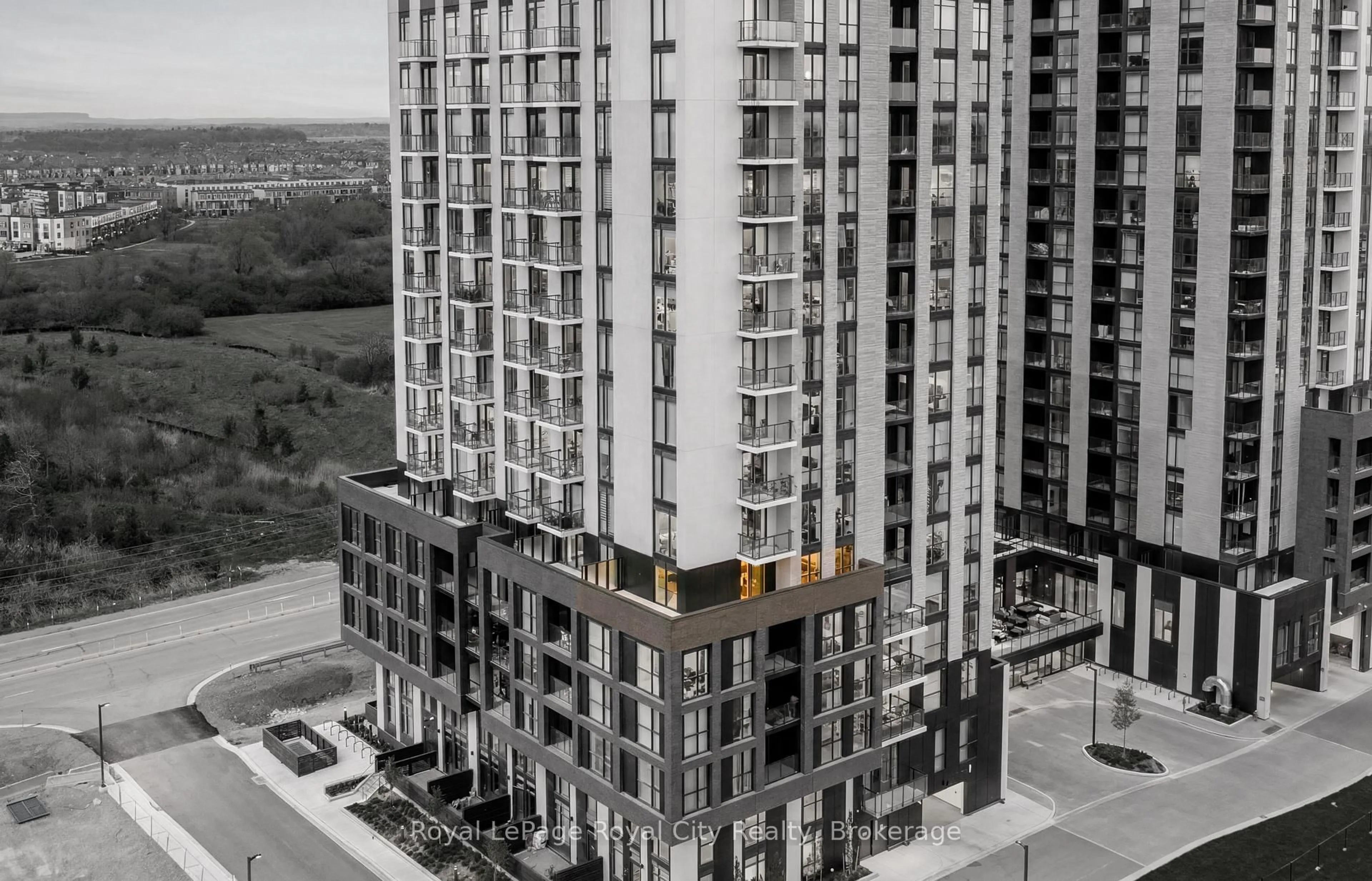 A pic from outside/outdoor area/front of a property/back of a property/a pic from drone, city buildings view from balcony for 3071 Trafalgar Rd #604, Oakville Ontario L6H 8C6