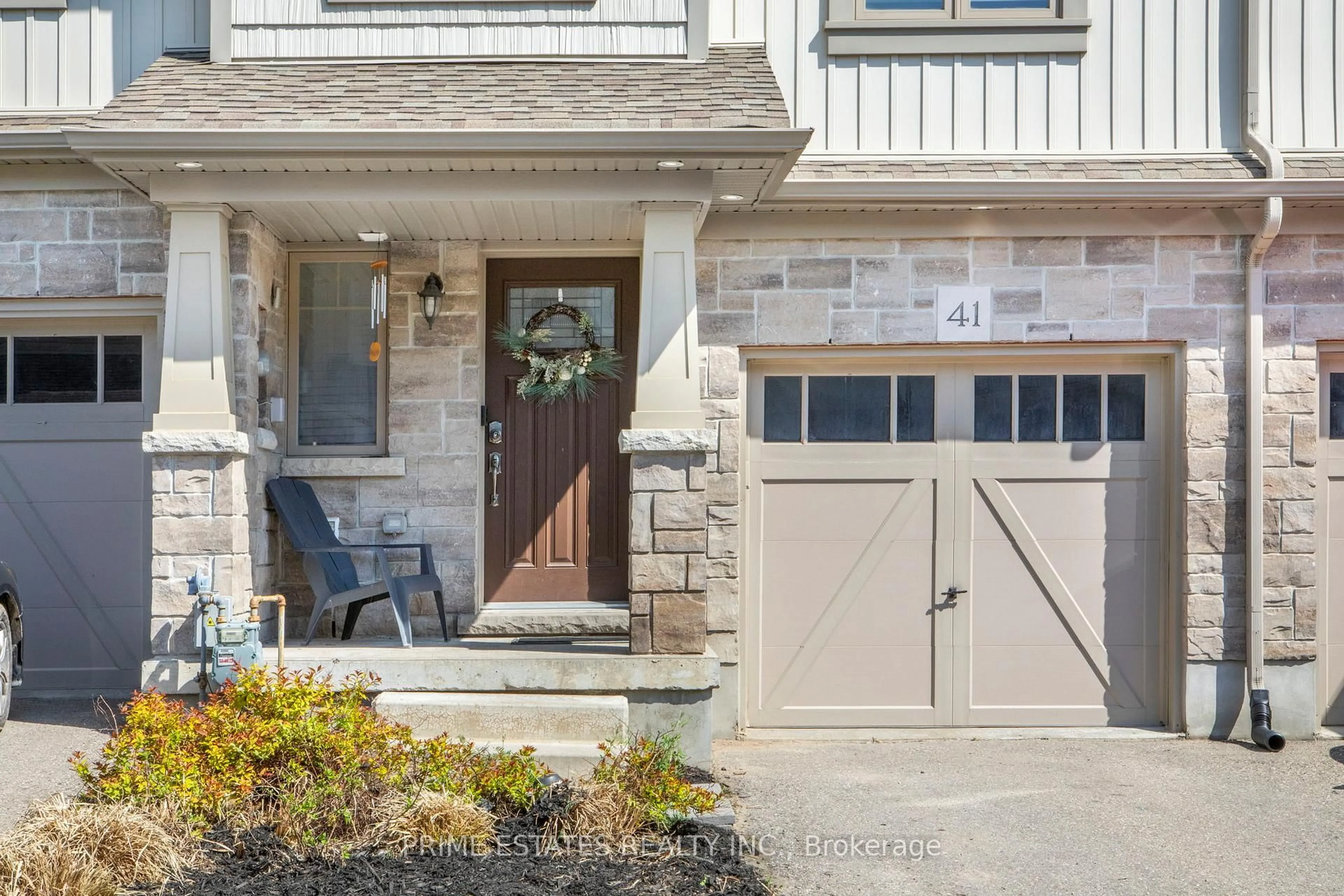 Indoor entryway for 124 Parkinson Cres, Orangeville Ontario L9W 6X3