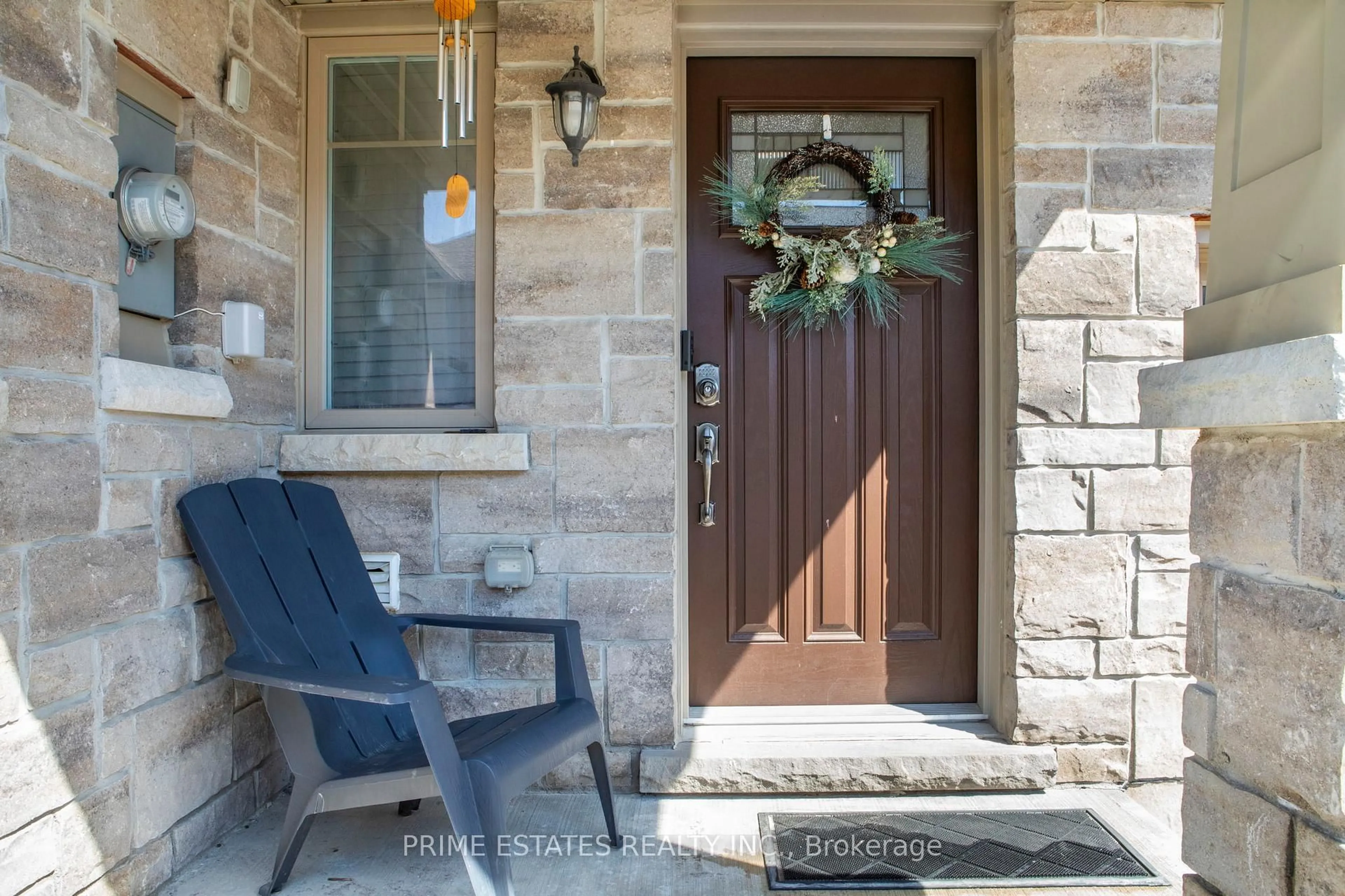 Indoor entryway for 124 Parkinson Cres, Orangeville Ontario L9W 6X3