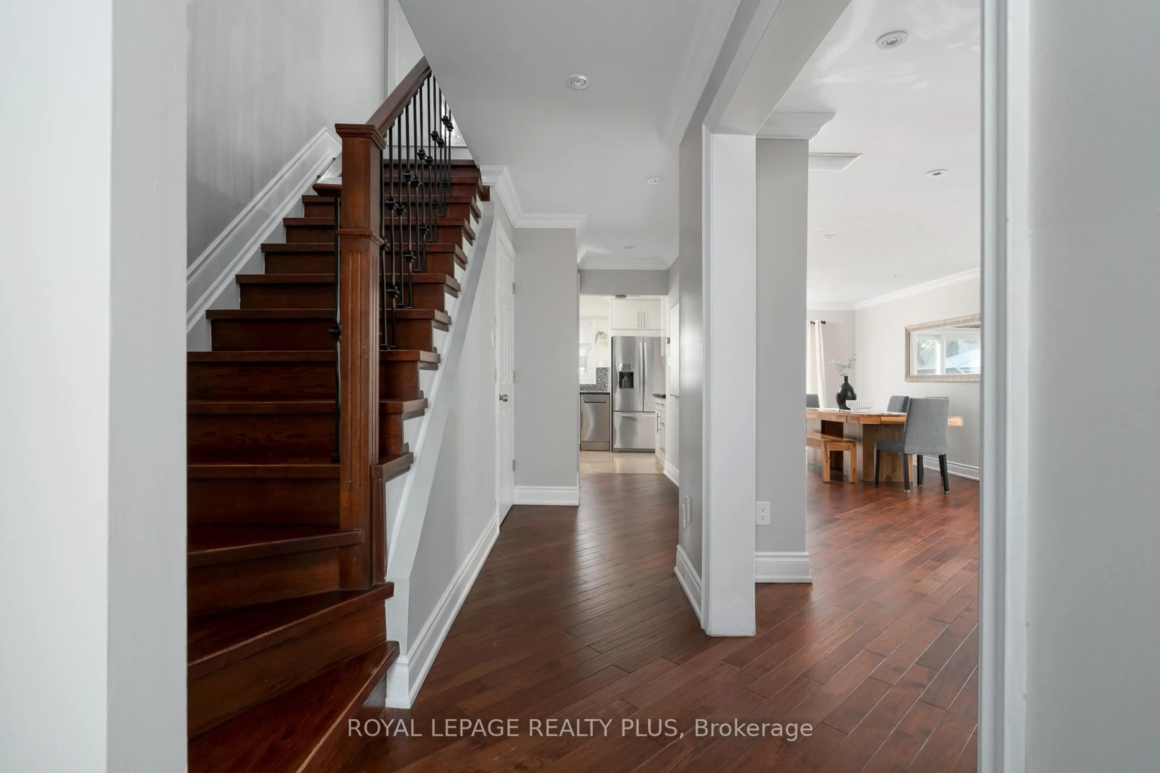 Indoor entryway for 5229 Palomar Cres, Mississauga Ontario L5R 2W8