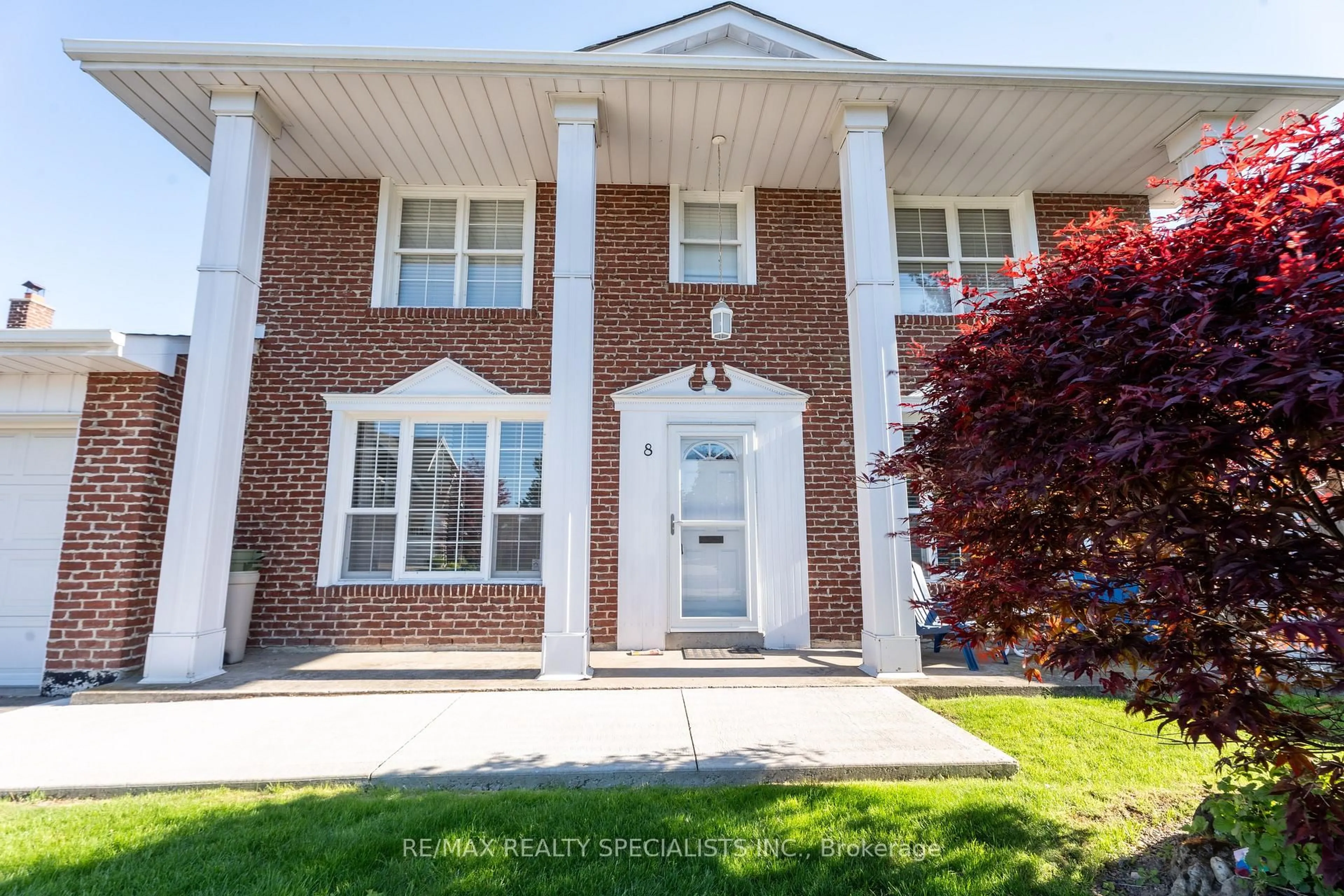 Home with brick exterior material, street for 8 River View Dr, Brampton Ontario L6W 2E5
