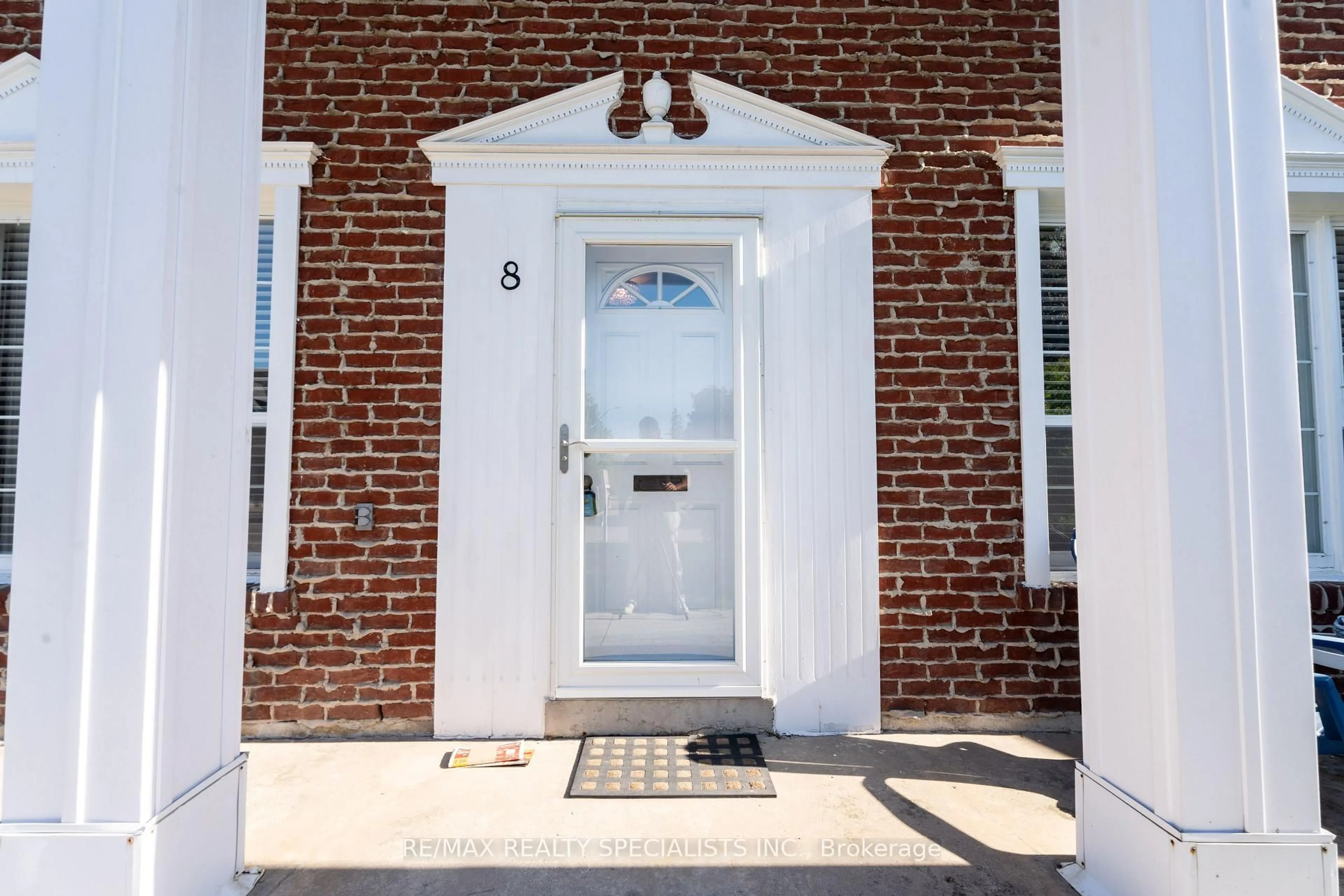 Home with brick exterior material, street for 8 River View Dr, Brampton Ontario L6W 2E5