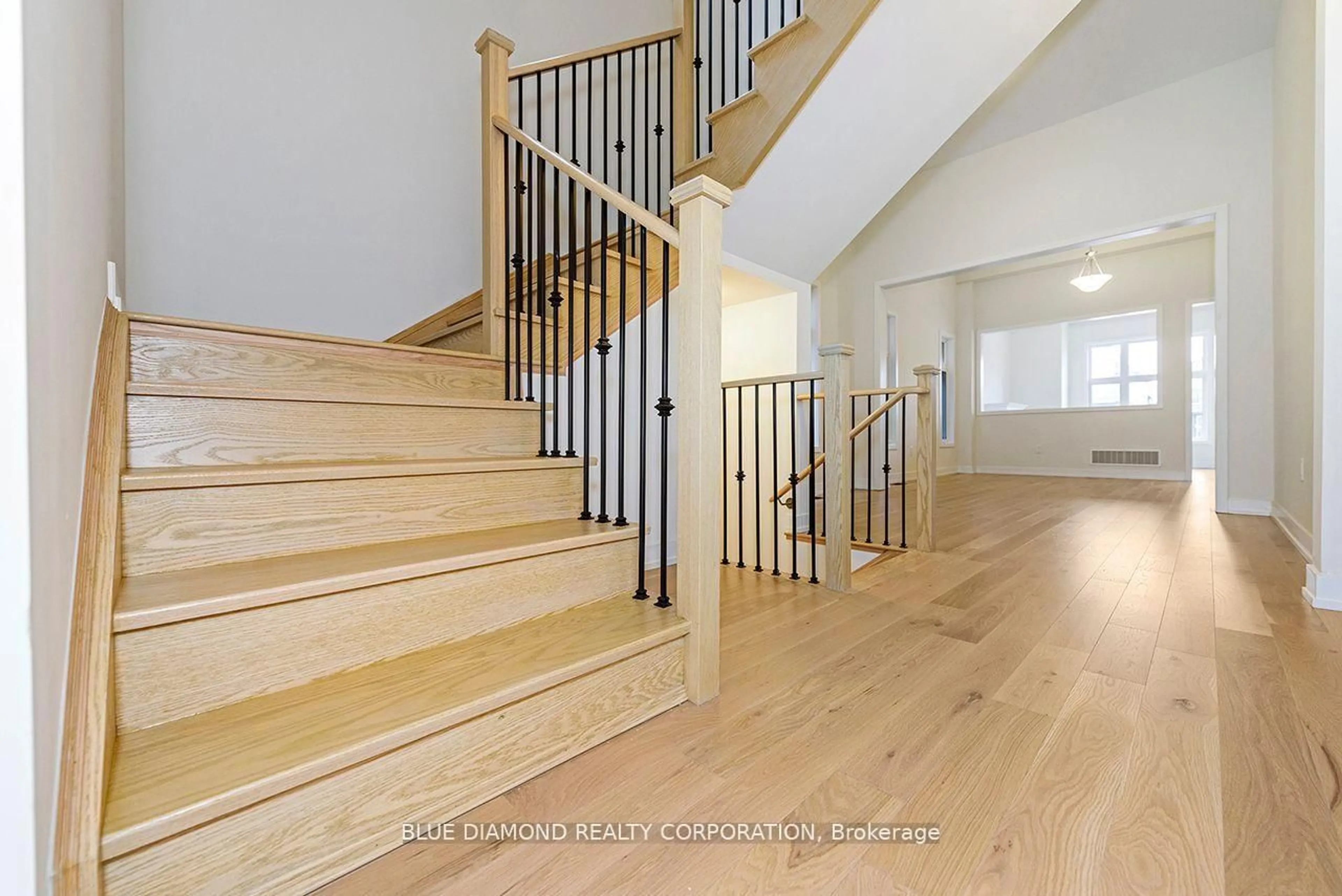 Stairs for 1361 LOON Lane, Oakville Ontario L6H 7Z9