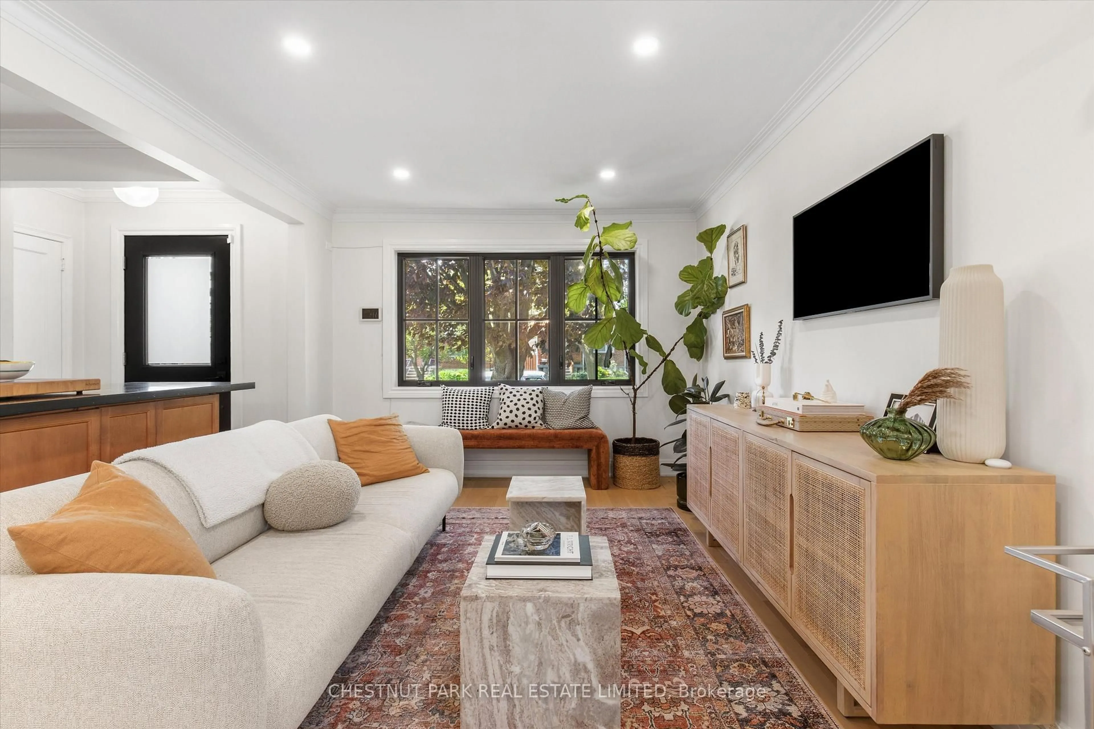 Living room with furniture, unknown for 123 Wesley St, Toronto Ontario M8Y 2W9