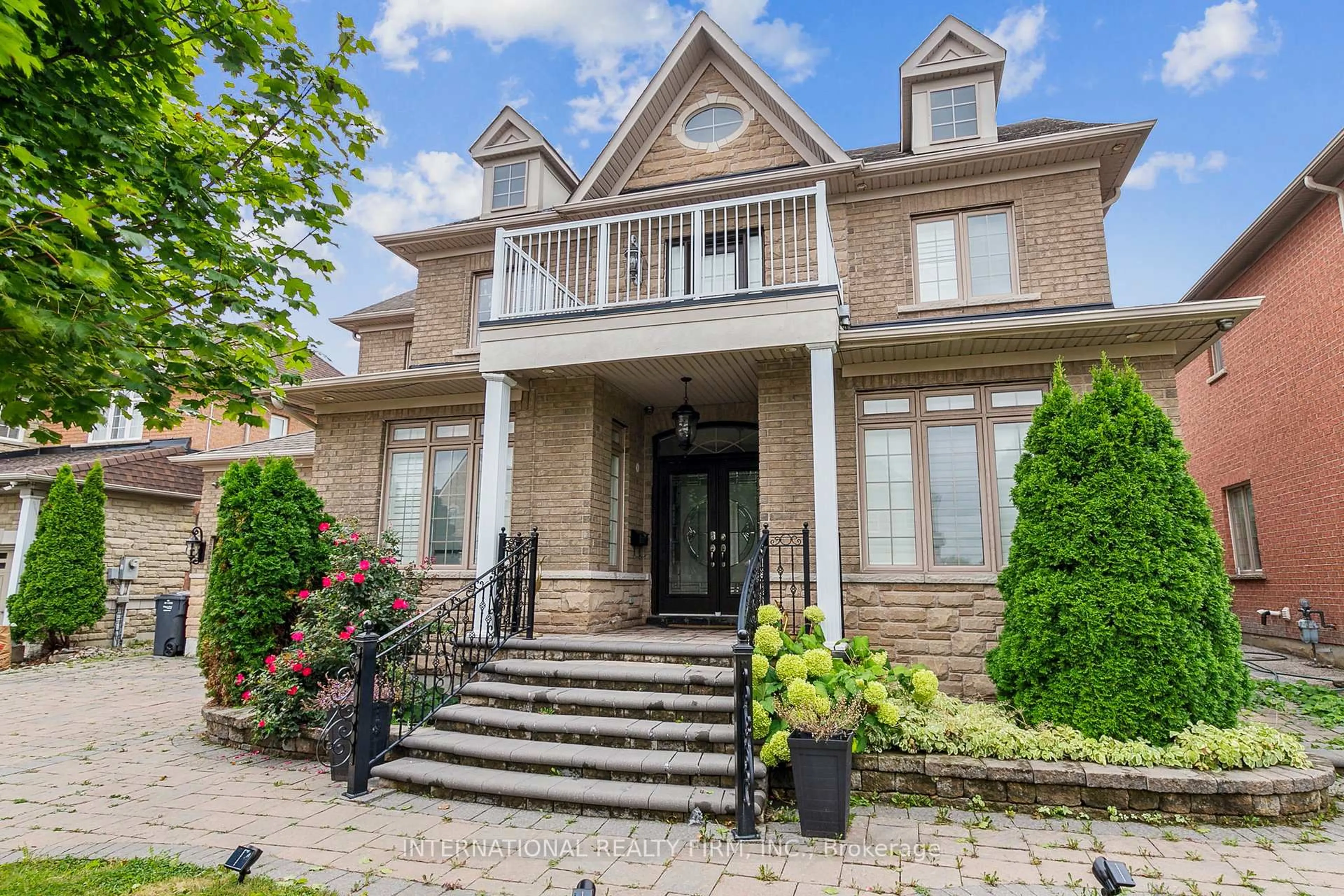 Home with brick exterior material, street for 8 Redwillow Rd, Brampton Ontario L6P 2A3