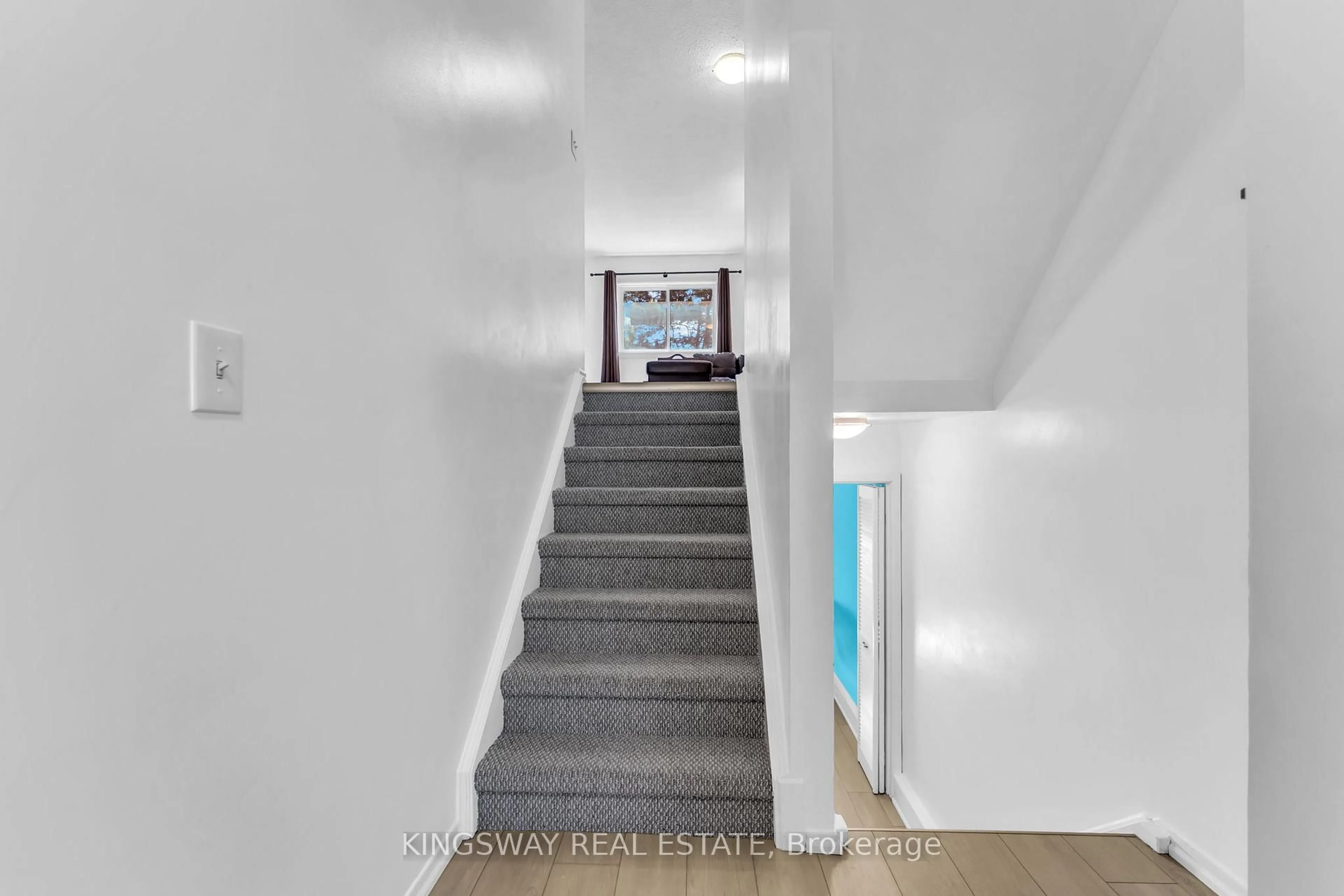 Unknown for 680 Regency Crt #104, Burlington Ontario L7N 3L9