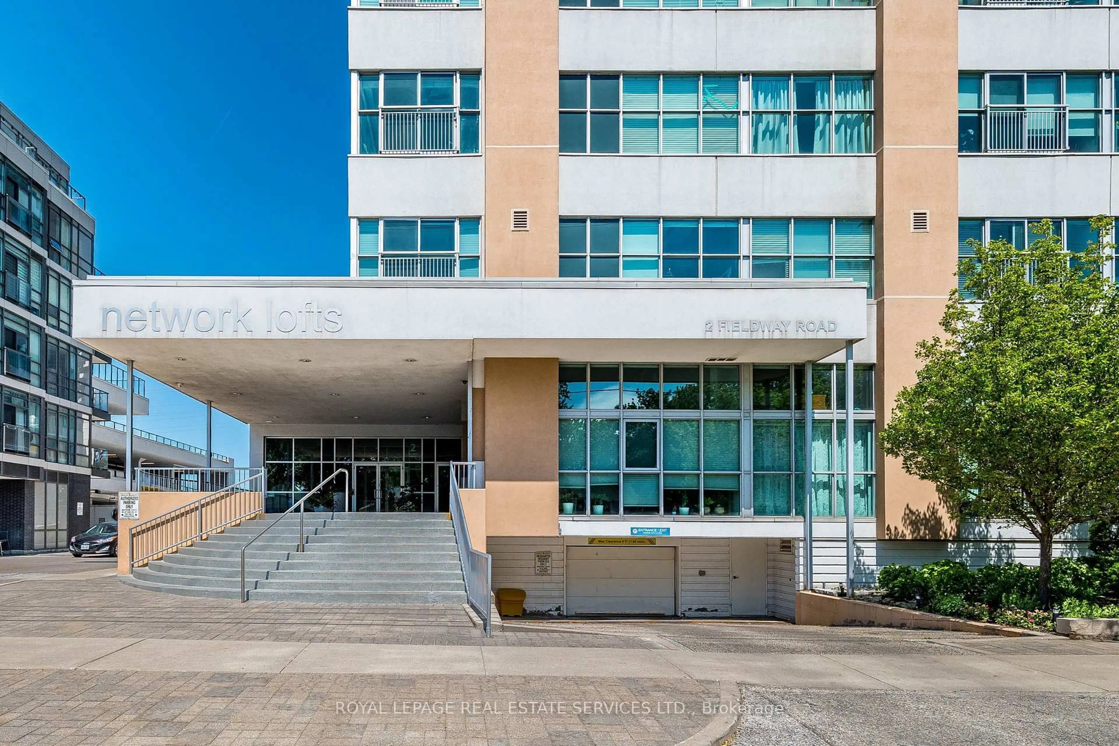 Indoor foyer for 2 Fieldway Rd #505, Toronto Ontario M8V 0B9