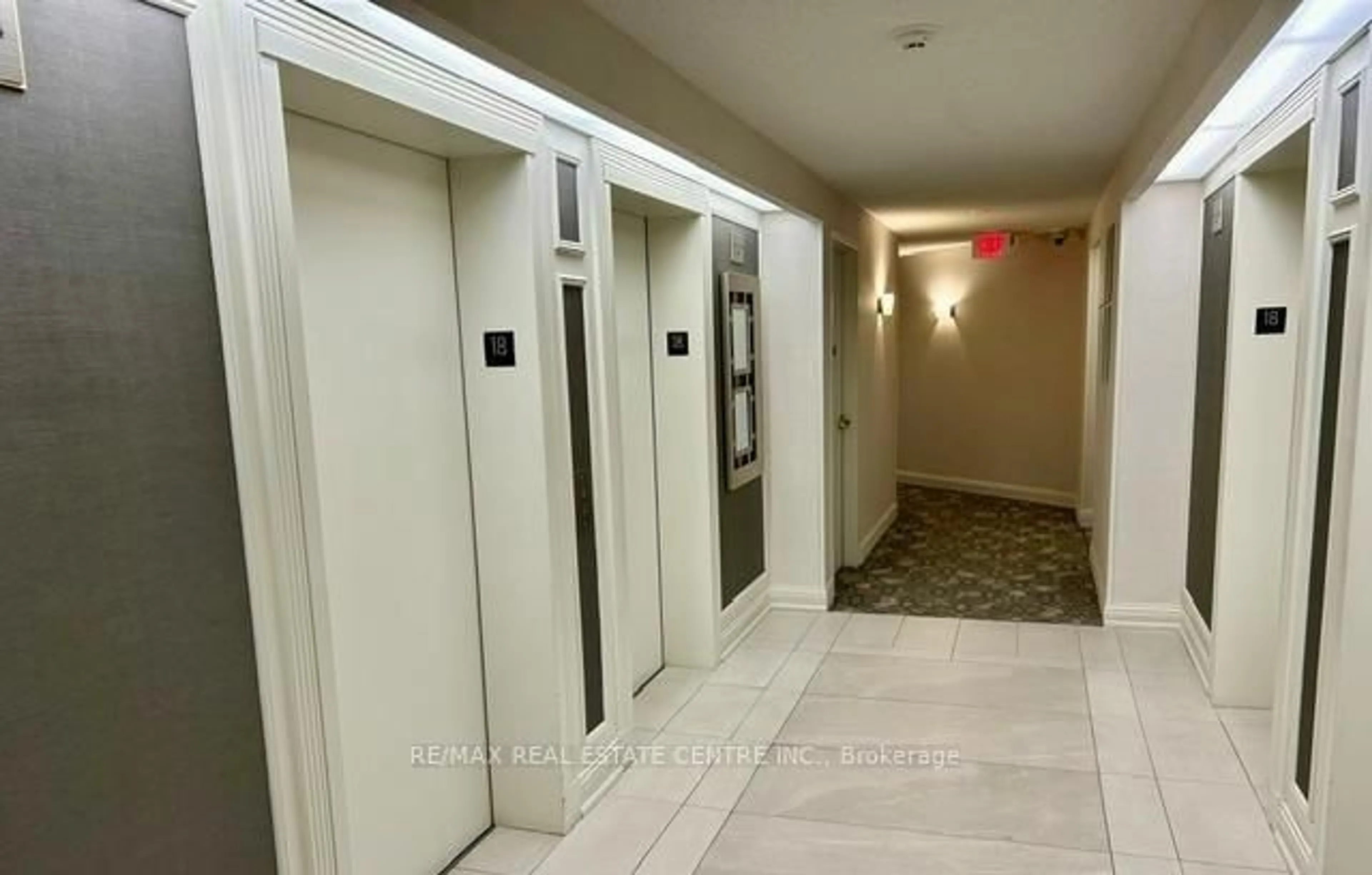 Indoor foyer for 35 Kingsbridge Garden Circ #1804, Mississauga Ontario L5R 3Z5