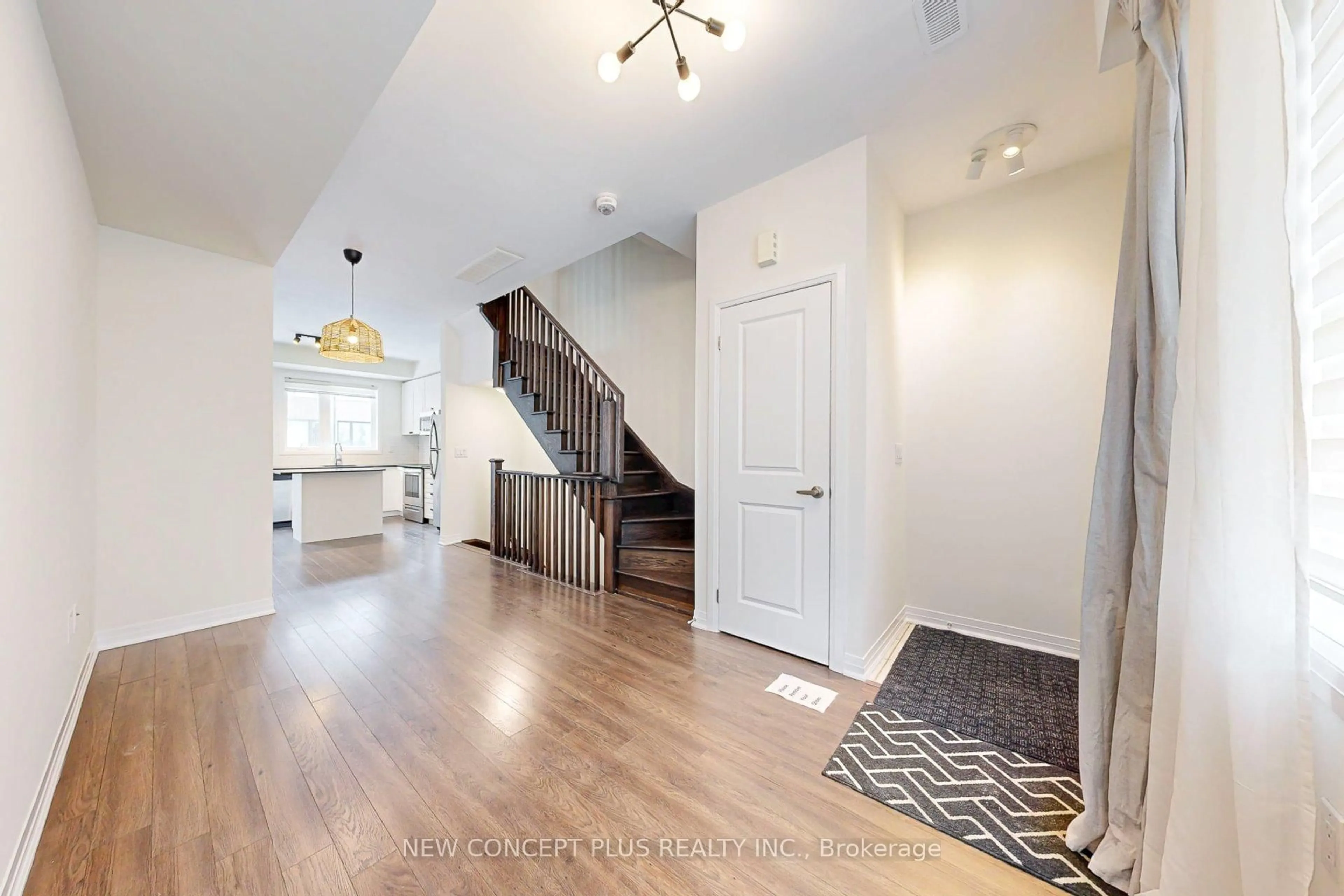 Indoor entryway for 9 Thomas Mulholland Dr, Toronto Ontario M3K 0C1