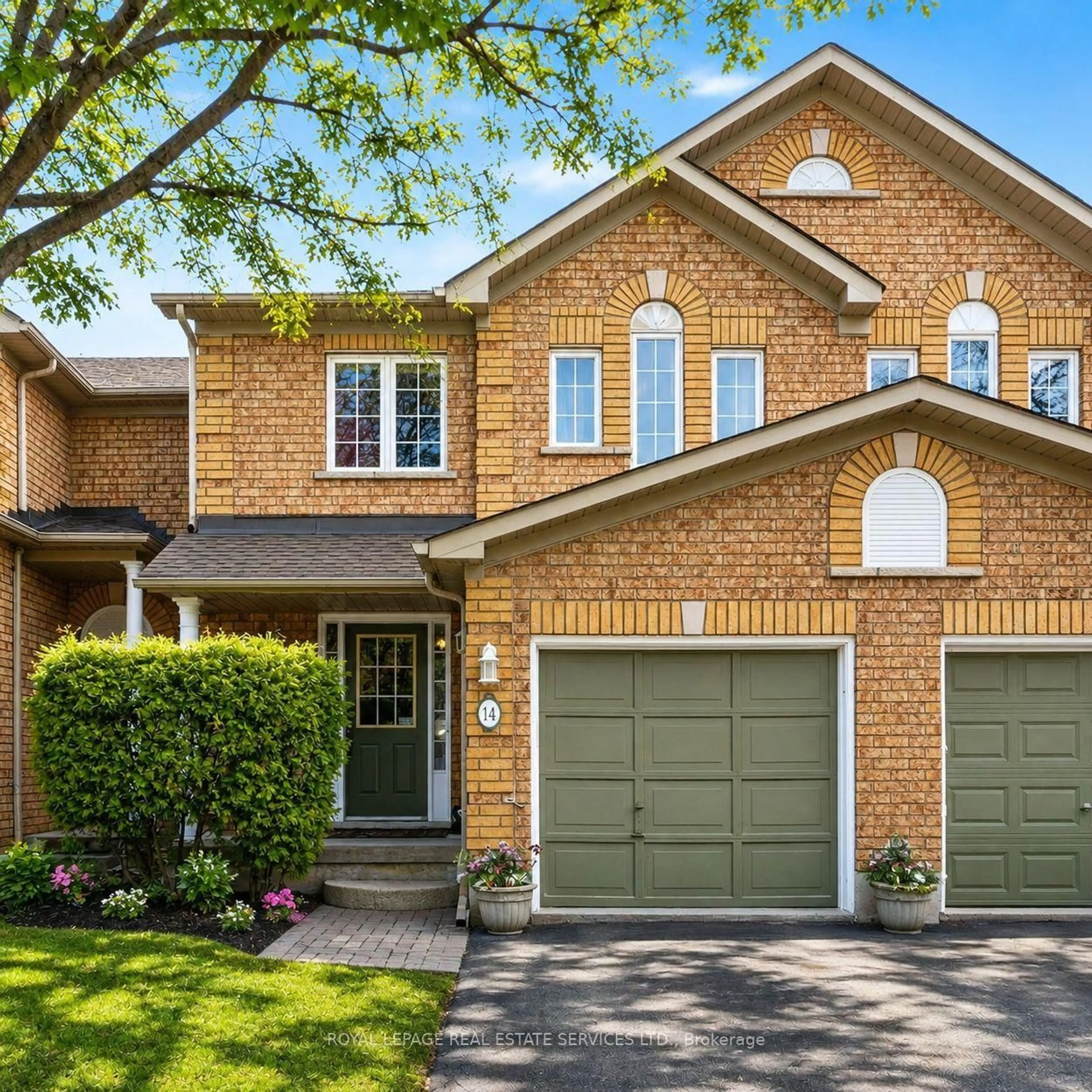 Home with brick exterior material, street for 2871 DARIEN Rd #14, Burlington Ontario L7M 4R6