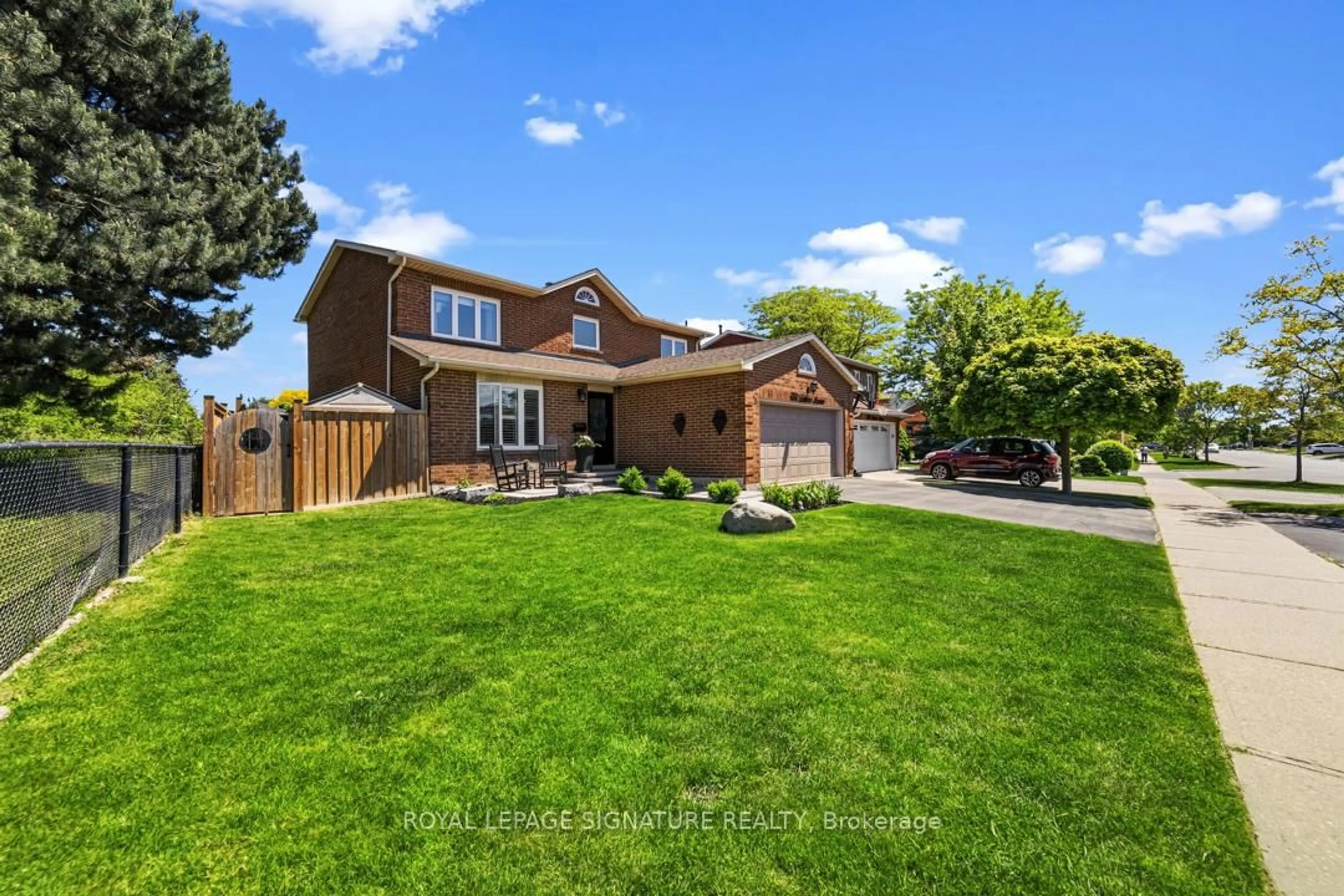 Home with brick exterior material, street for 752 Laurier Ave, Milton Ontario L9T 4S6