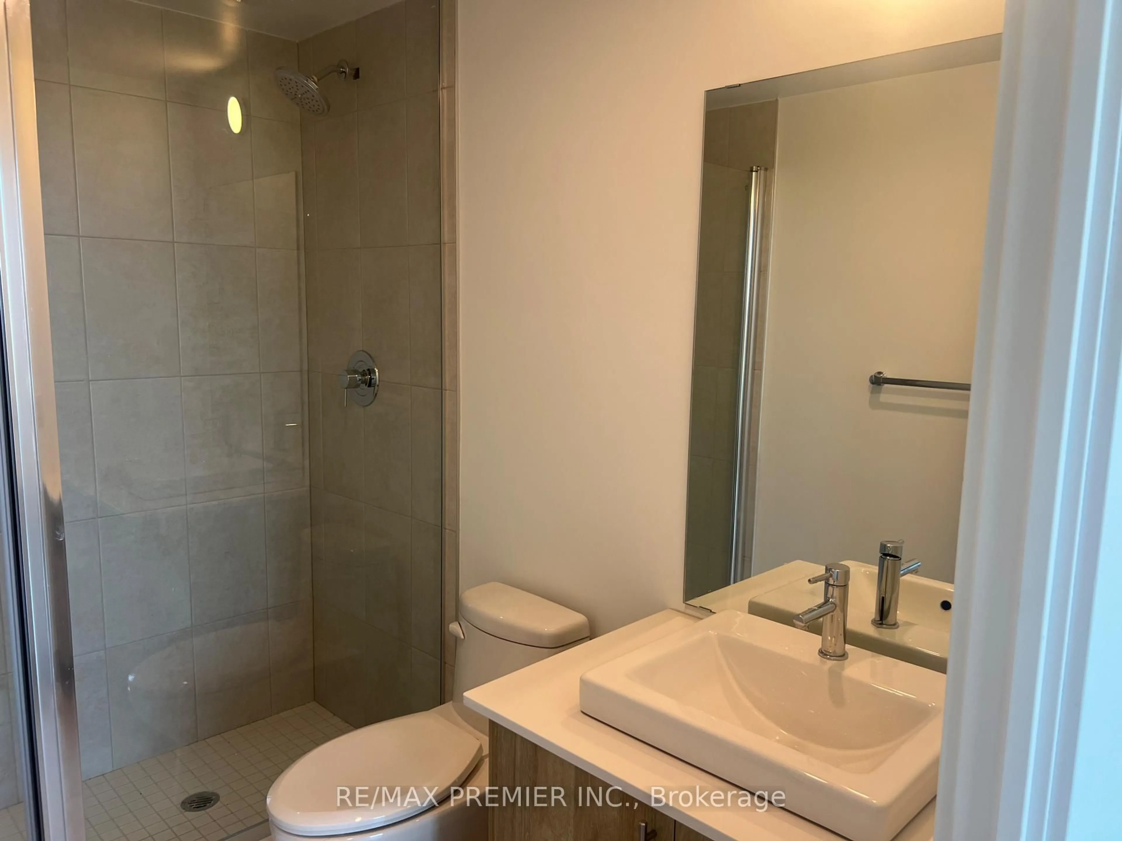 Standard bathroom, unknown for 1195 The Queensway #903, Toronto Ontario M8Z 1R6
