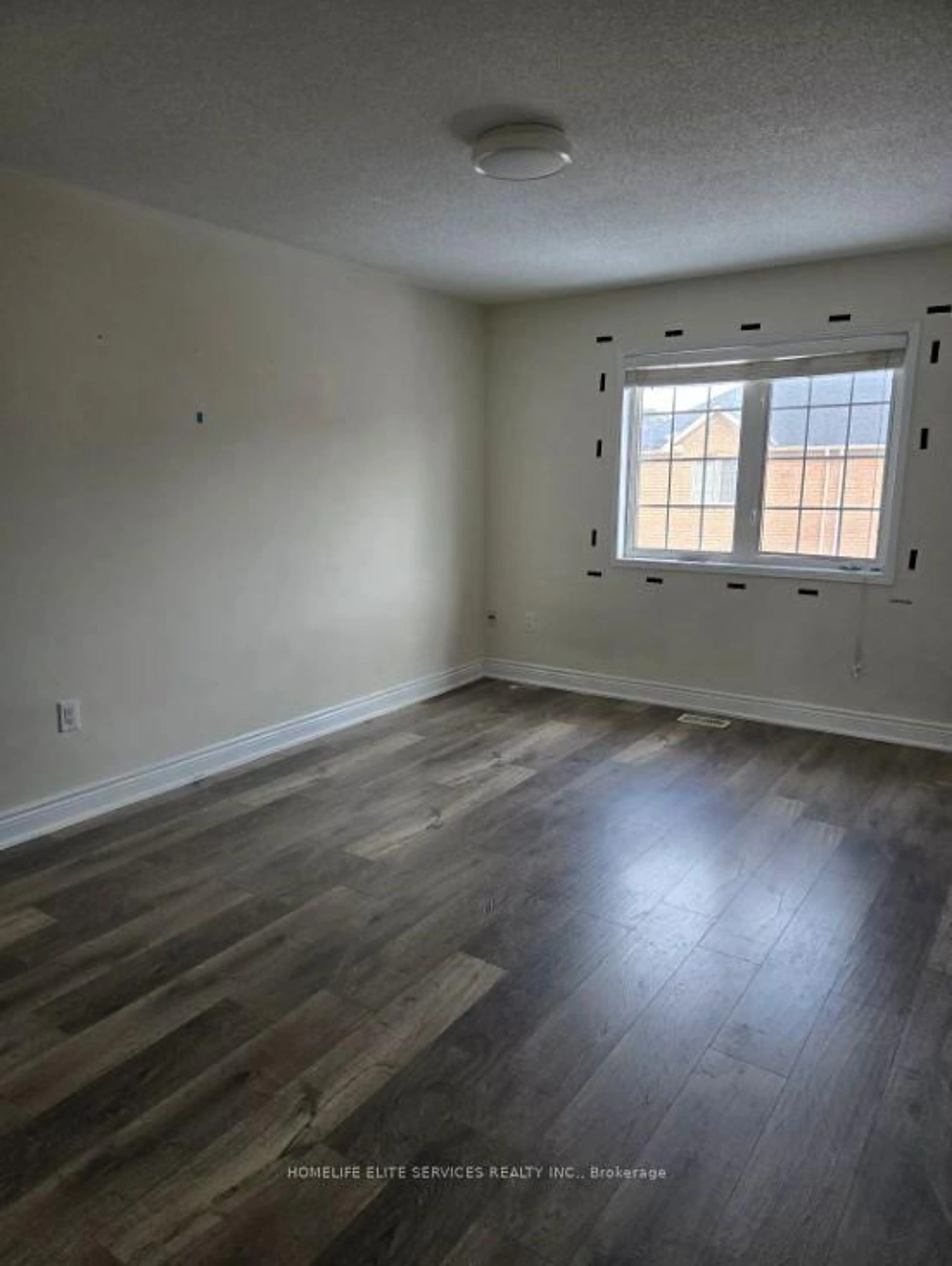 A pic of a room for 110 Crystalview Cres, Brampton Ontario L6P 2S2