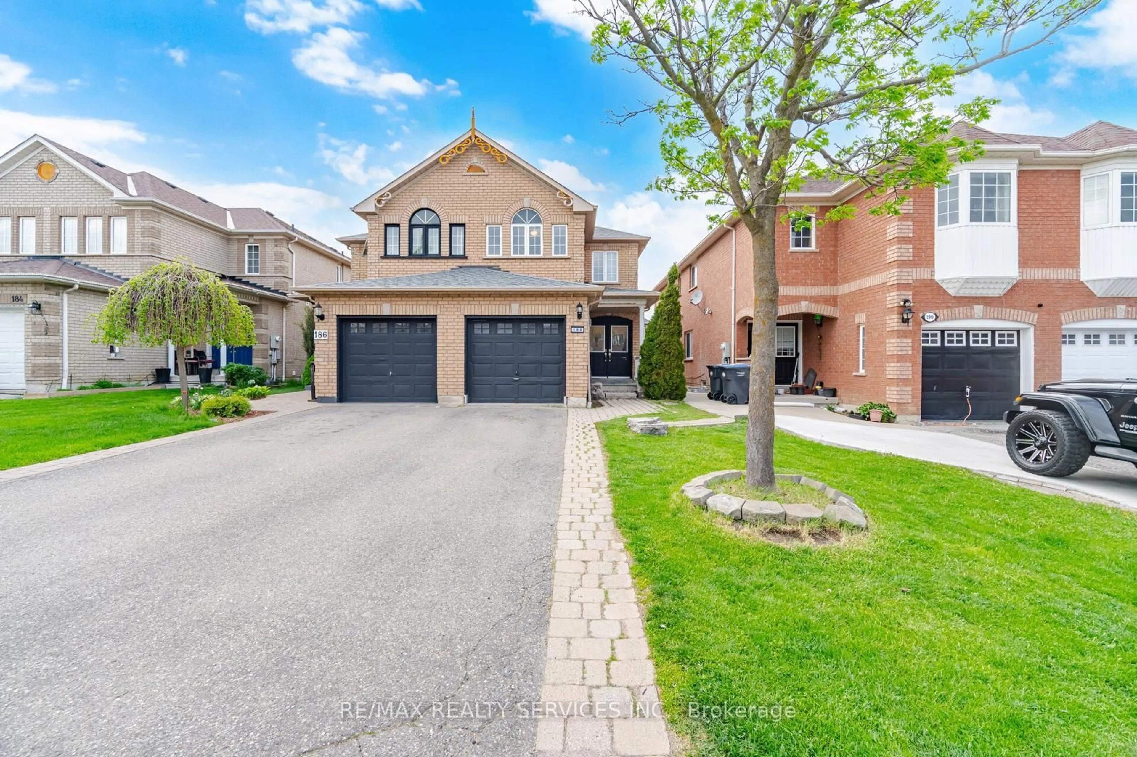 Home with brick exterior material, street for 188 Tiller Tr, Brampton Ontario L6X 4T1
