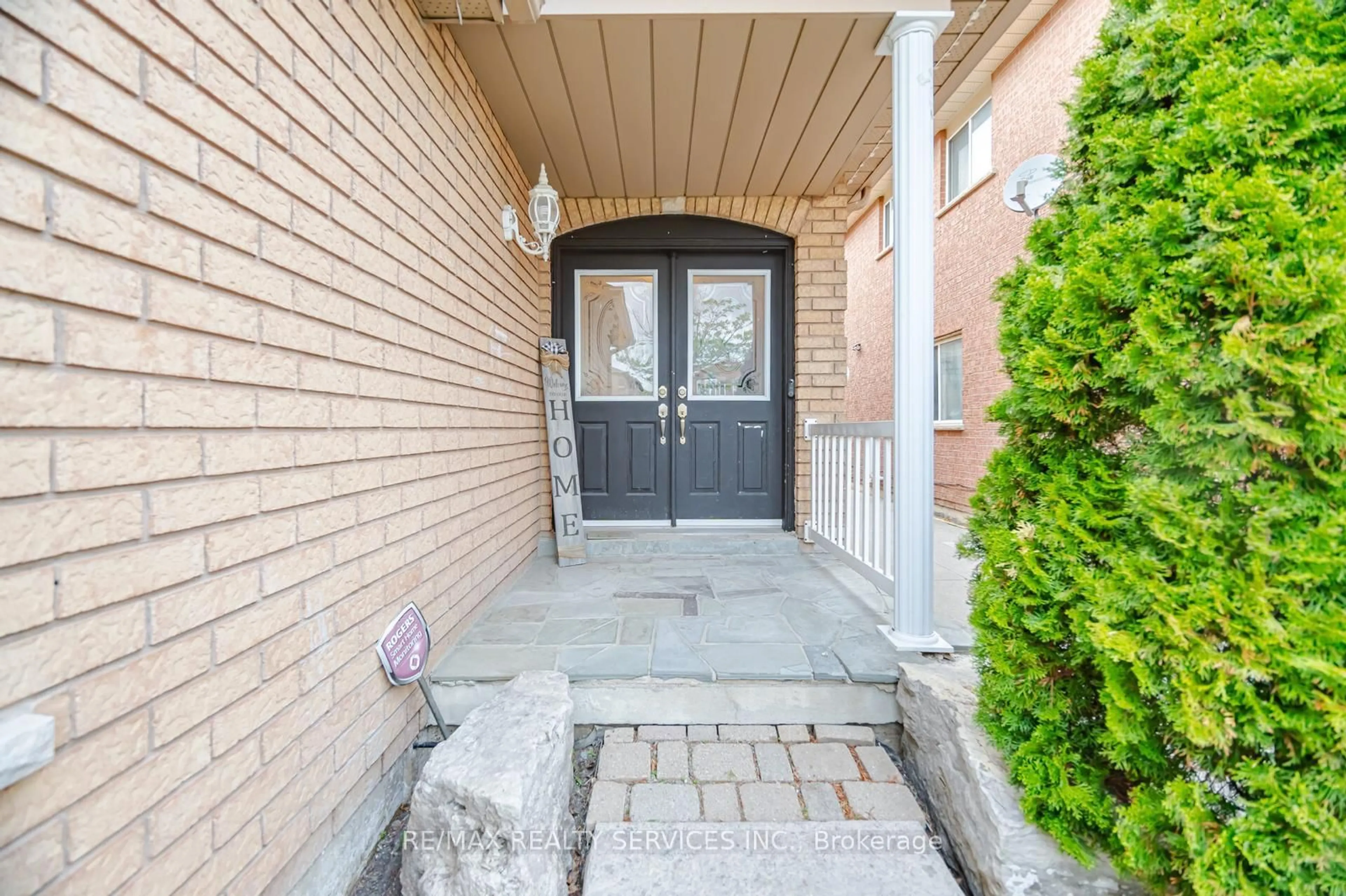 Indoor entryway for 188 Tiller Tr, Brampton Ontario L6X 4T1