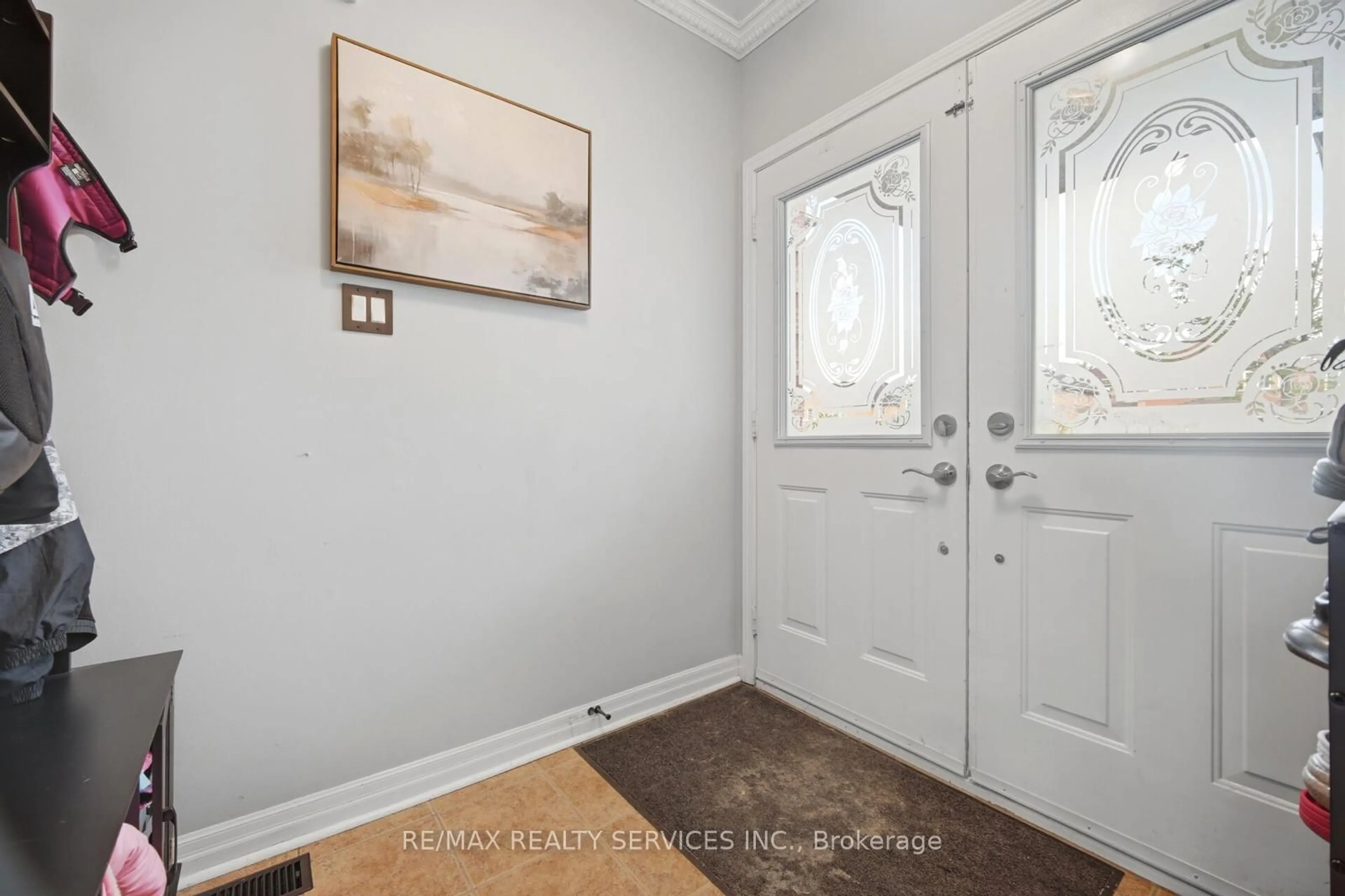 Indoor entryway for 188 Tiller Tr, Brampton Ontario L6X 4T1