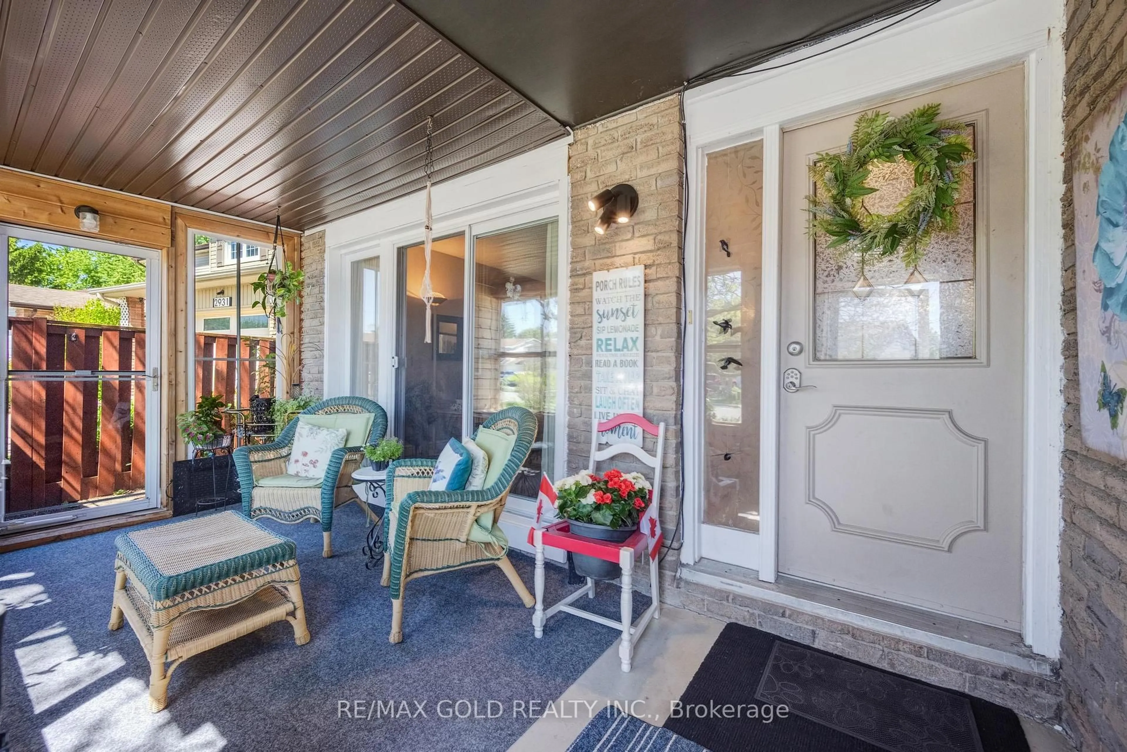 Indoor entryway for 2927 Arles Mews, Mississauga Ontario L5N 2N1
