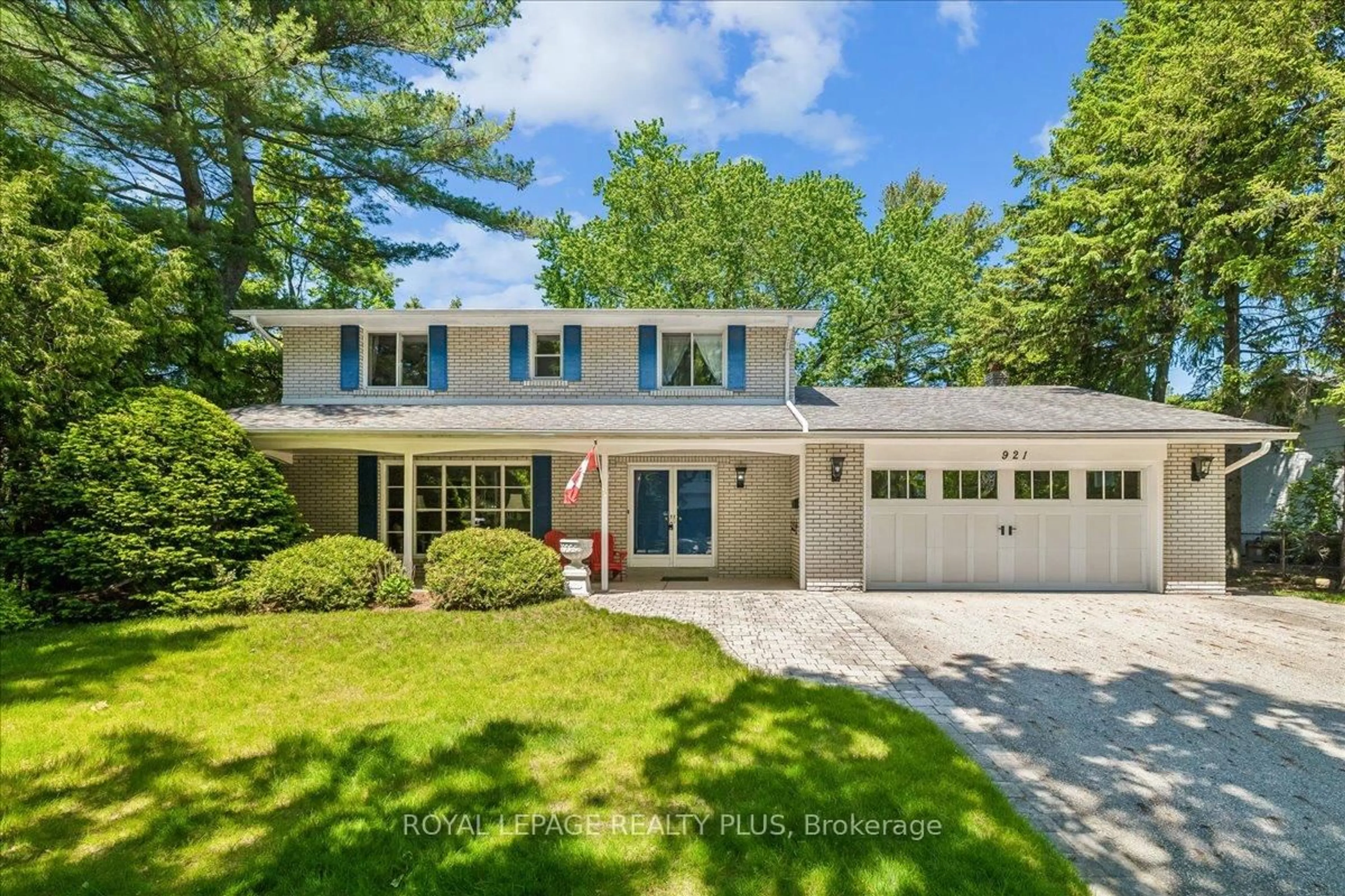 Home with vinyl exterior material, street for 921 Calder Rd, Mississauga Ontario L5J 2M6