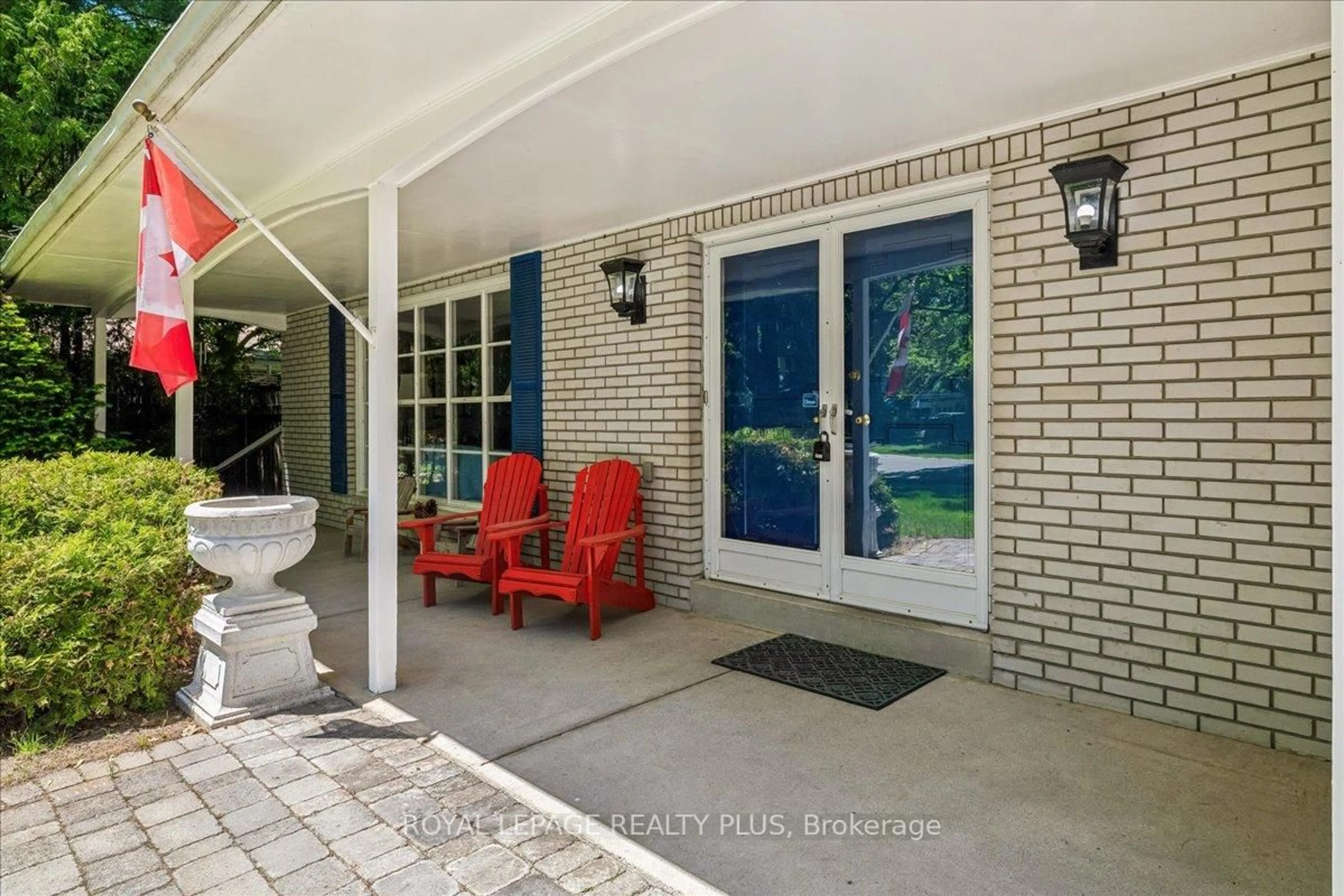 Patio, water/lake/river/ocean view for 921 Calder Rd, Mississauga Ontario L5J 2M6