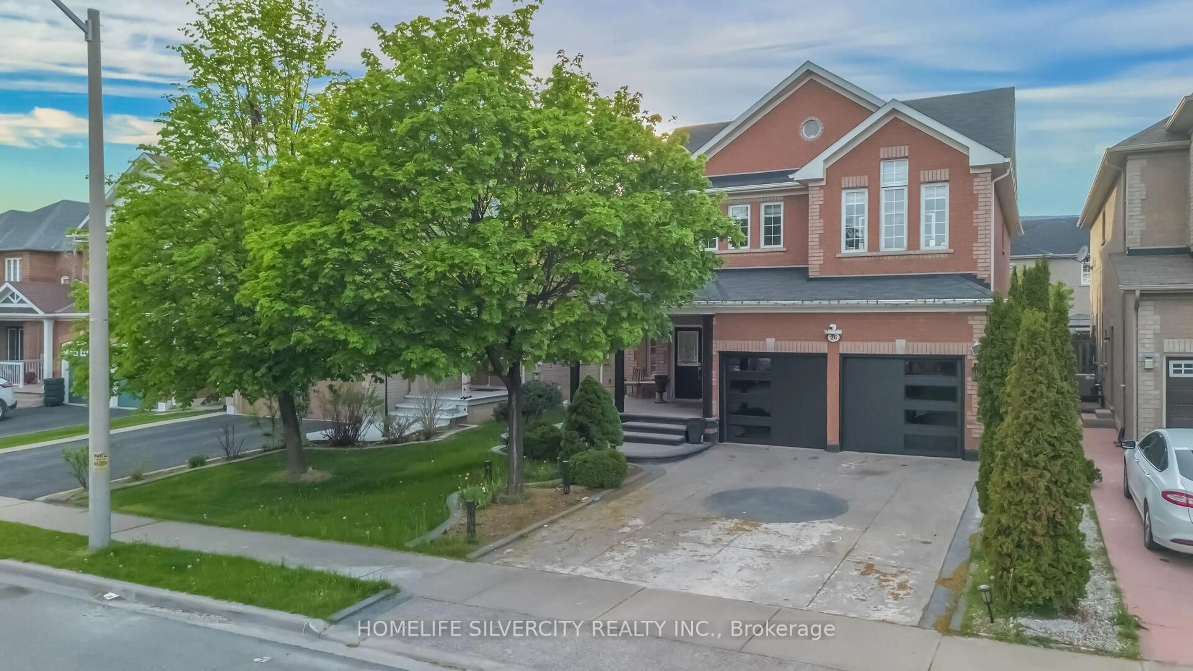 A pic from outside/outdoor area/front of a property/back of a property/a pic from drone, street for 26 Bisesell Dr, Brampton Ontario L7A 3K1