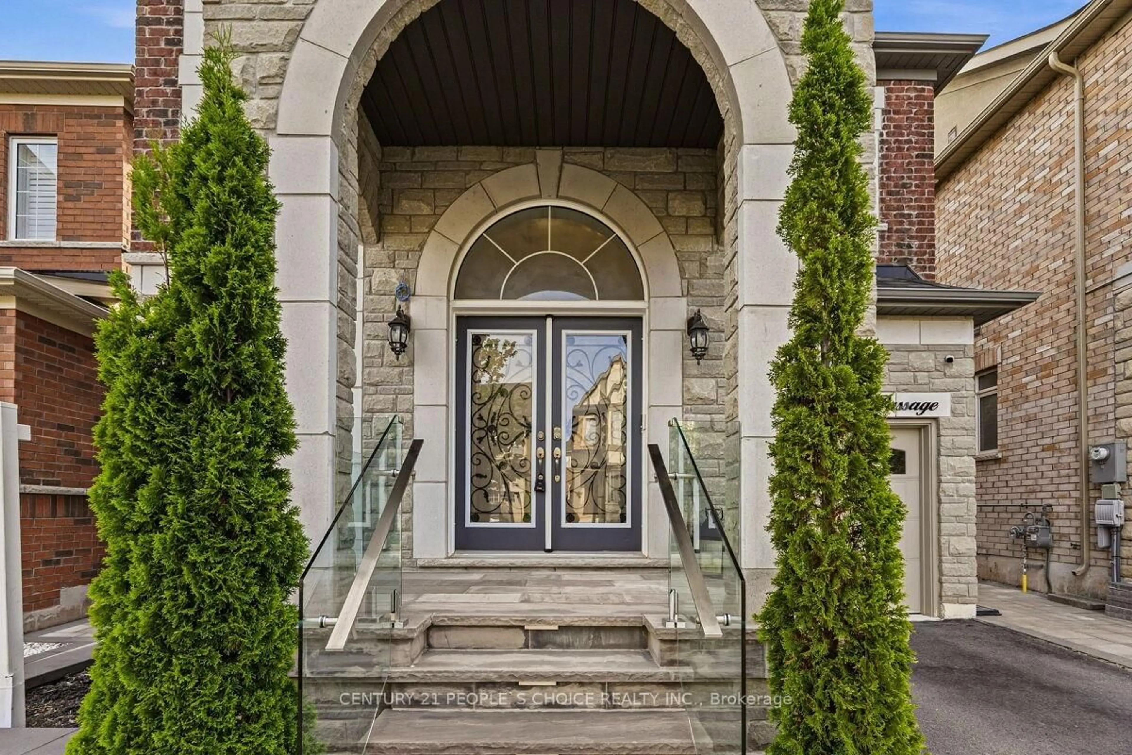 Indoor entryway for 3294 Charles Fay Passage, Oakville Ontario L6M 5K1