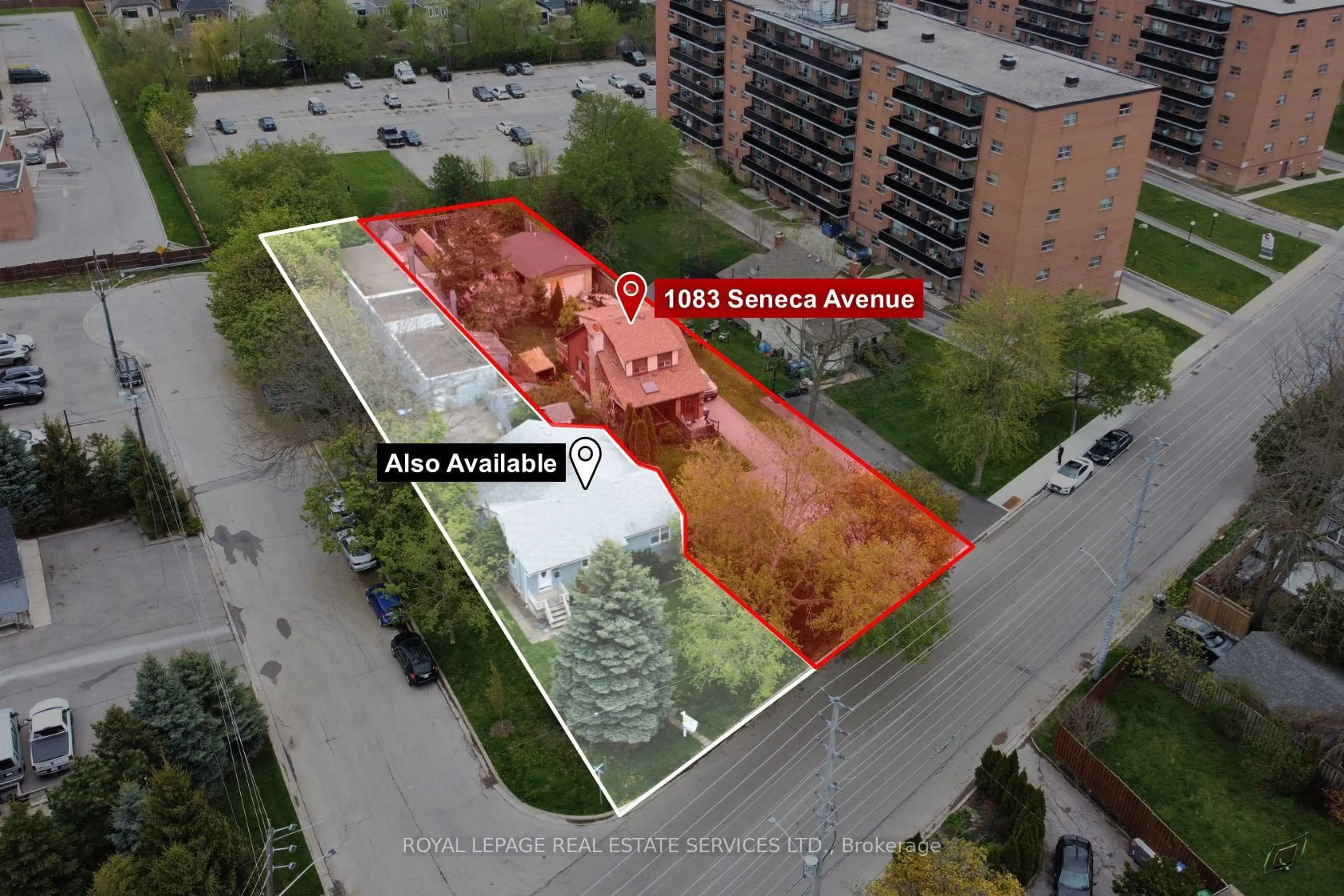 A pic from outside/outdoor area/front of a property/back of a property/a pic from drone, unknown for 1083 Seneca Ave, Mississauga Ontario L5G 3X4
