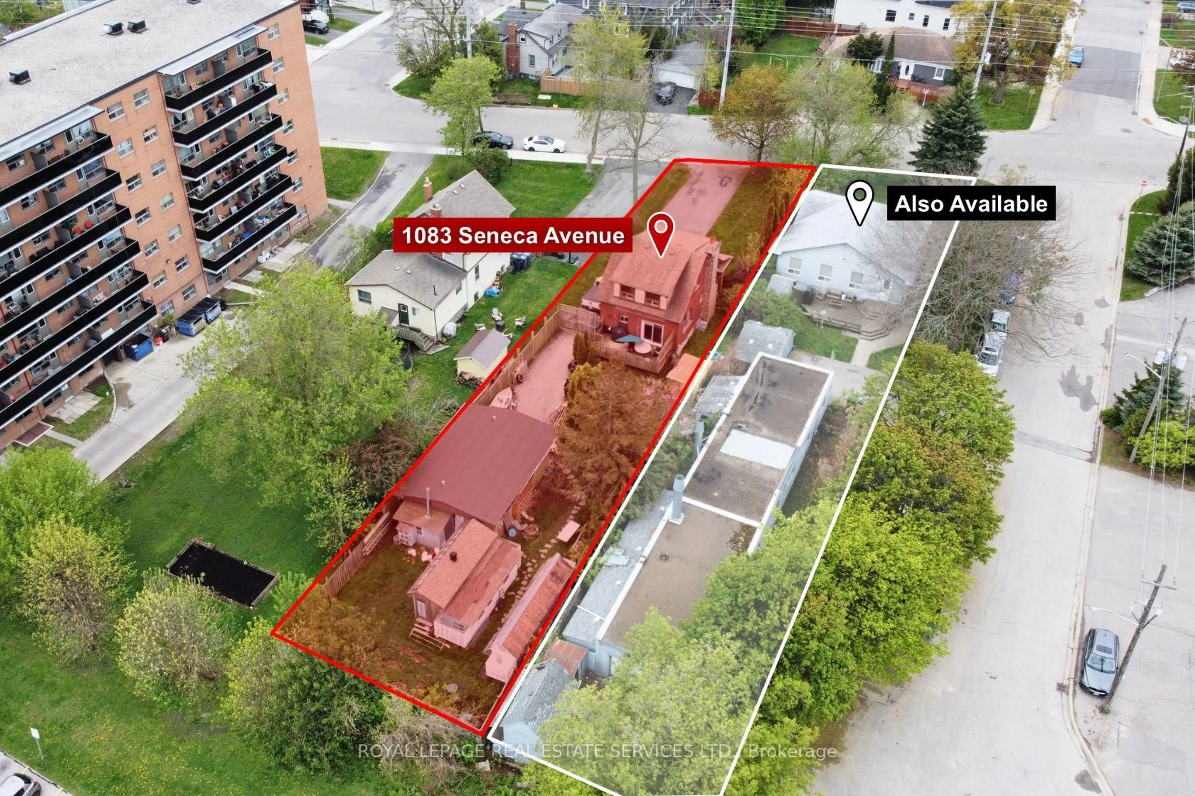 A pic from outside/outdoor area/front of a property/back of a property/a pic from drone, unknown for 1083 Seneca Ave, Mississauga Ontario L5G 3X4