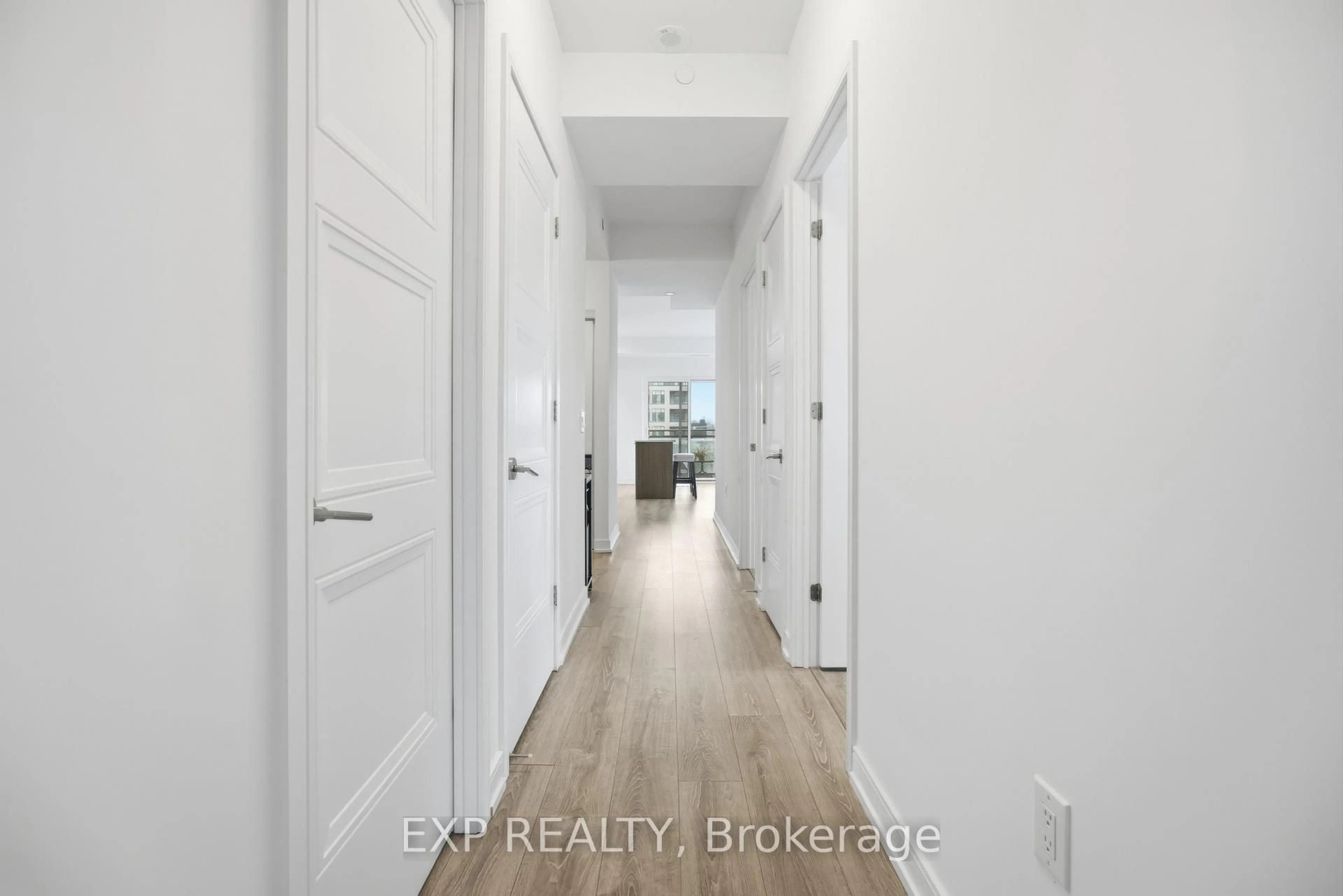 Indoor entryway for 25 Neighbourhood Lane #404, Toronto Ontario M8Y 0C4