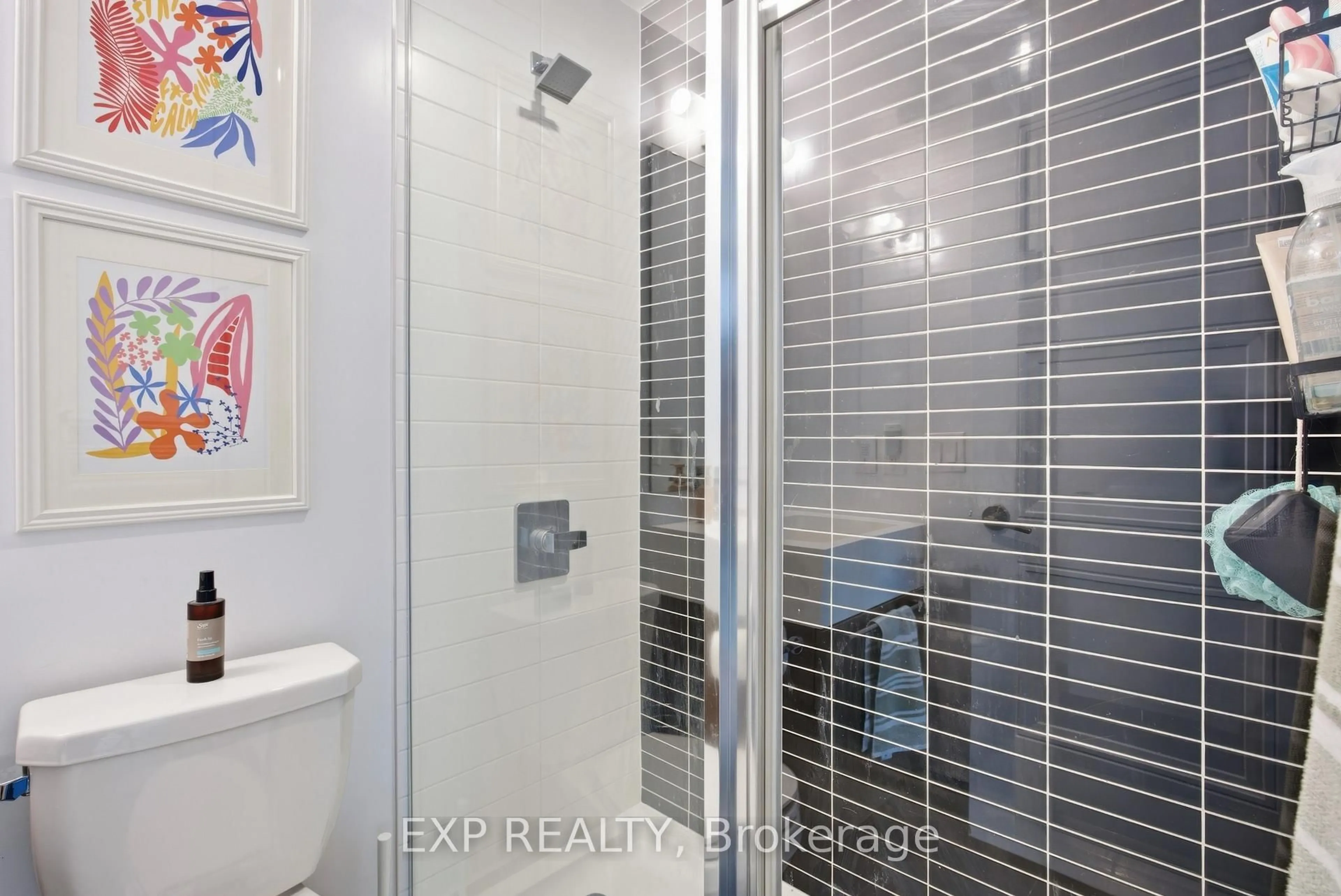 Standard bathroom, ceramic/tile floor for 25 Neighbourhood Lane #404, Toronto Ontario M8Y 0C4