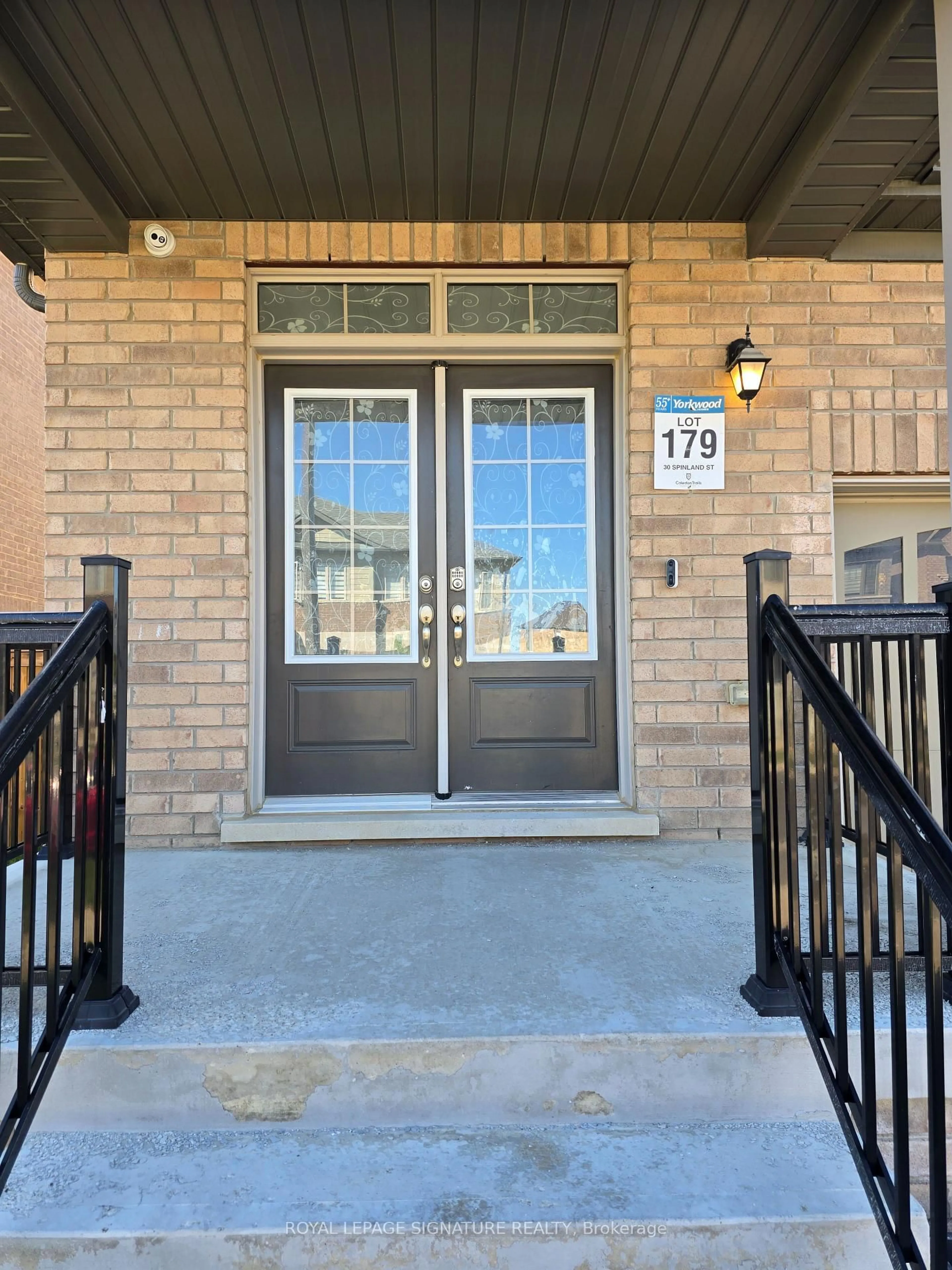 Indoor entryway for 30 Spinland St, Caledon Ontario L7C 1Z9