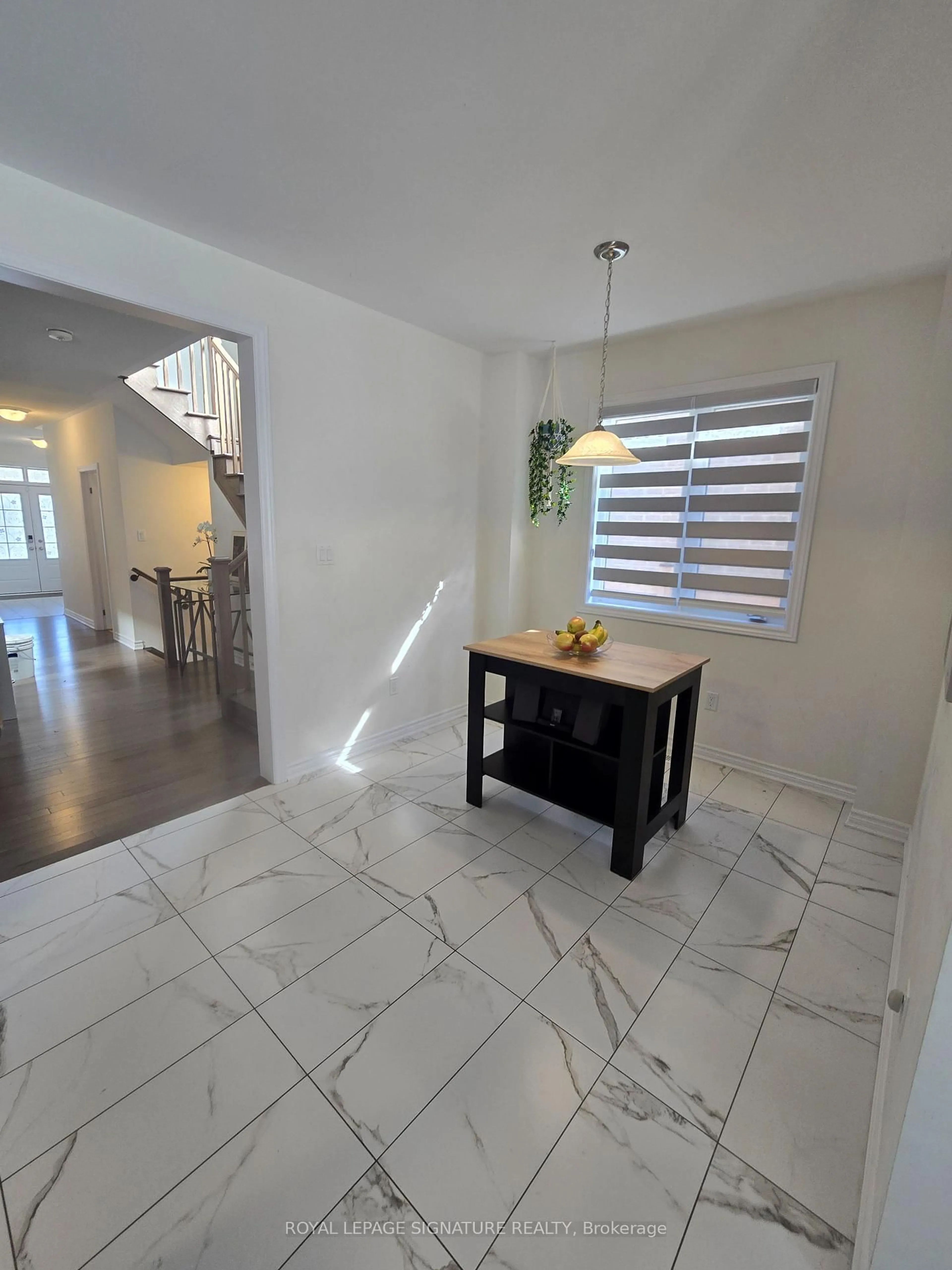 Unknown for 30 Spinland St, Caledon Ontario L7C 1Z9